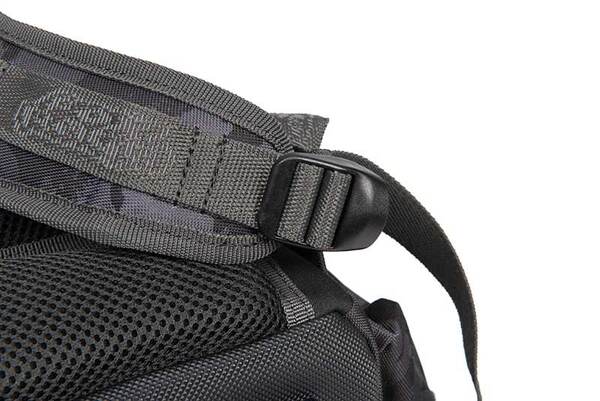 Sac à Dos Voyager Camouflage Fox Rage (Incl. 5 Boîtes à Leurres)