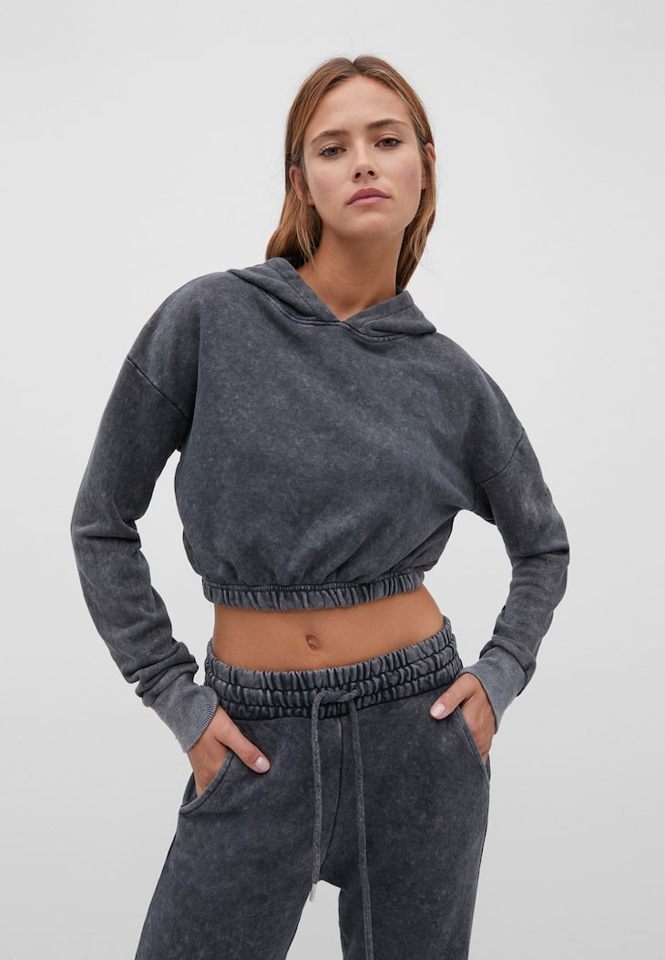 Moletom cropped com efeito desbotado