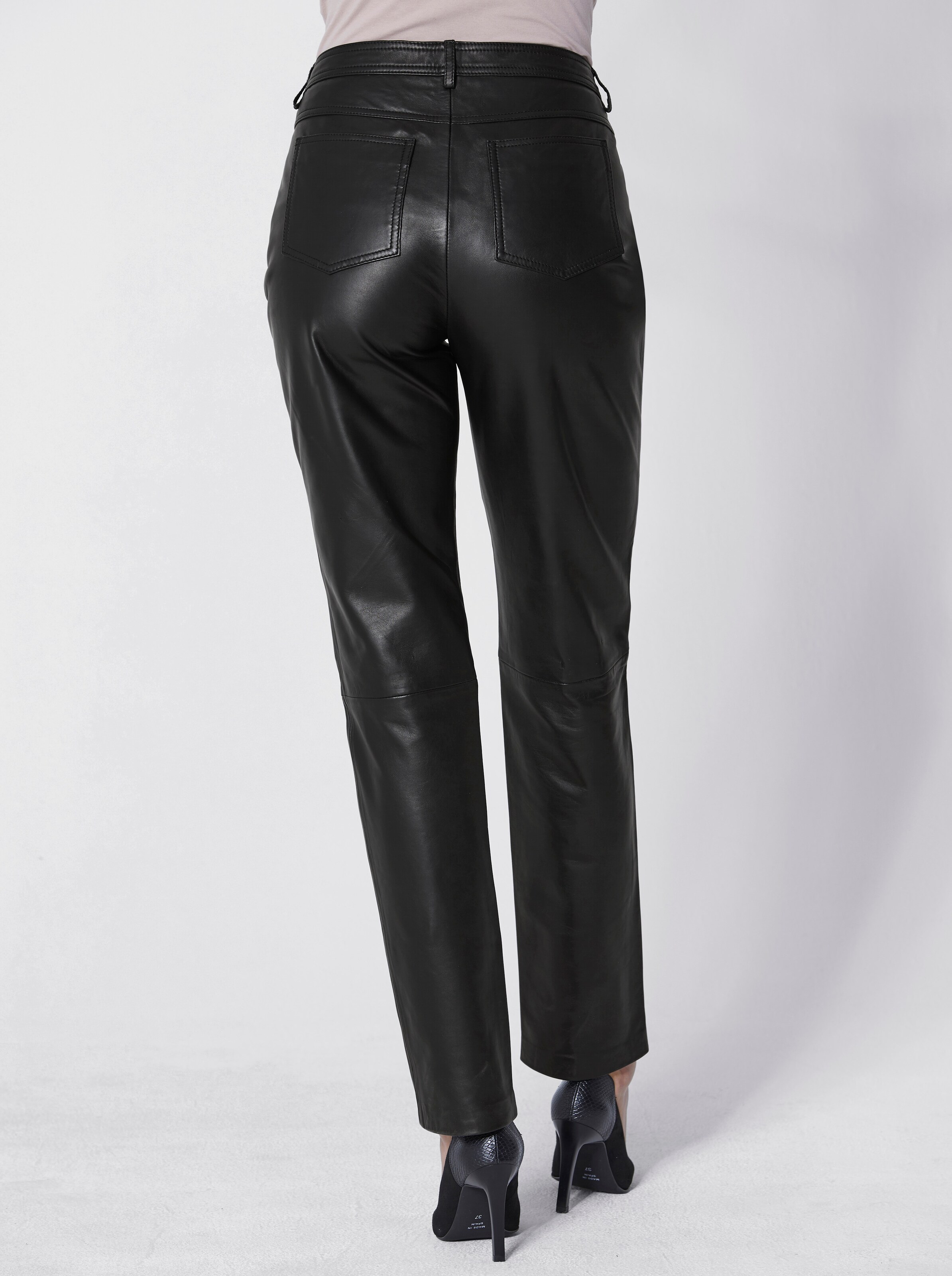 CREATION L PREMIUM Lammnappa-Lederhose in schwarz
