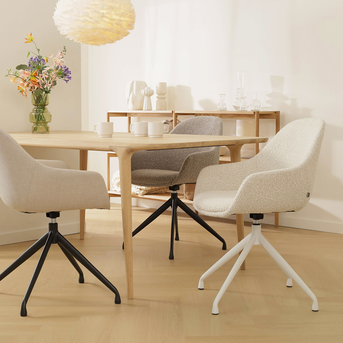 Eetkamerstoel Nola-Mae draaibaar bouclé beige wit set van 2