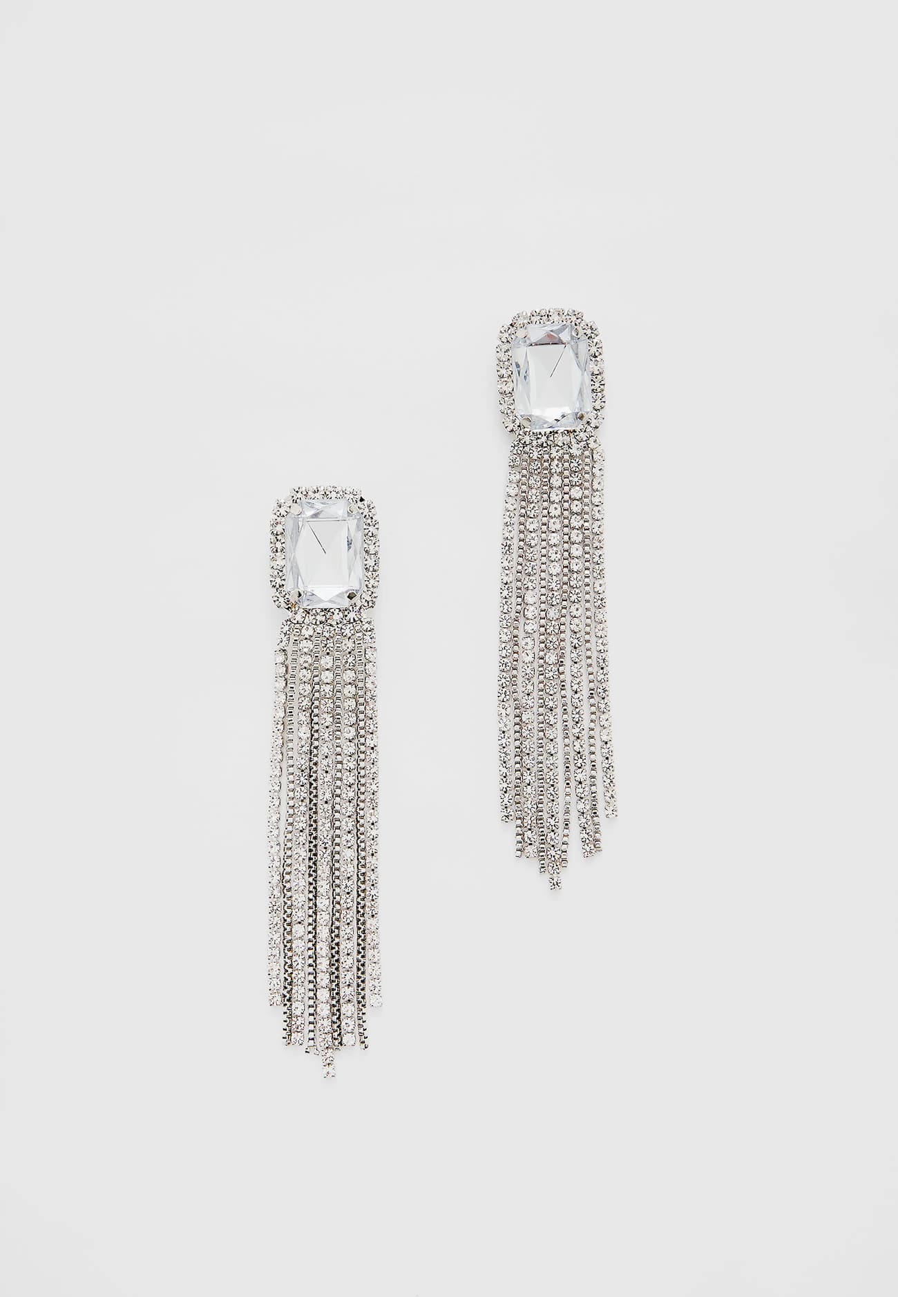 Brincos em cascata cravejados de strass