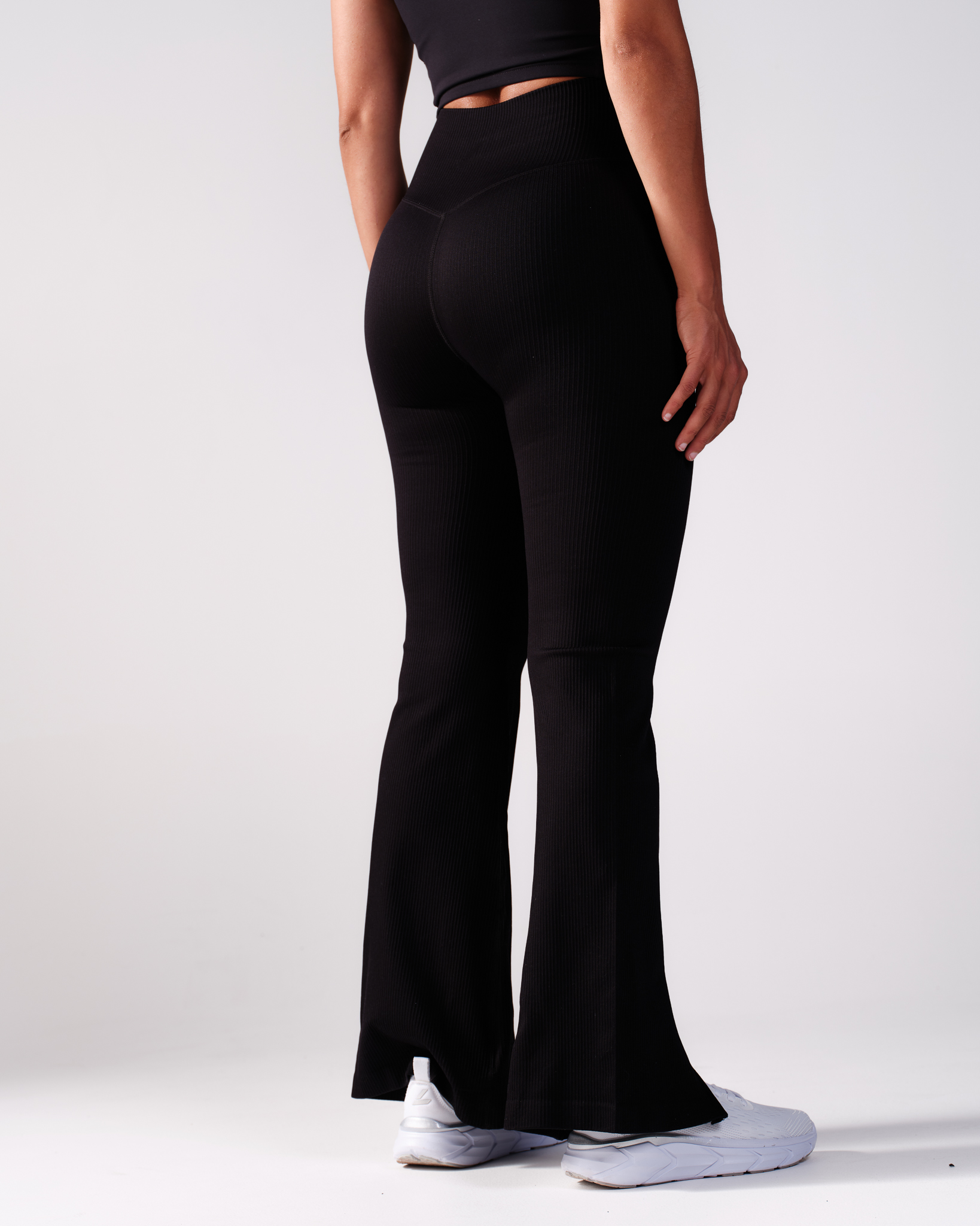 LEVITY Rib Flare Slit Tights Black