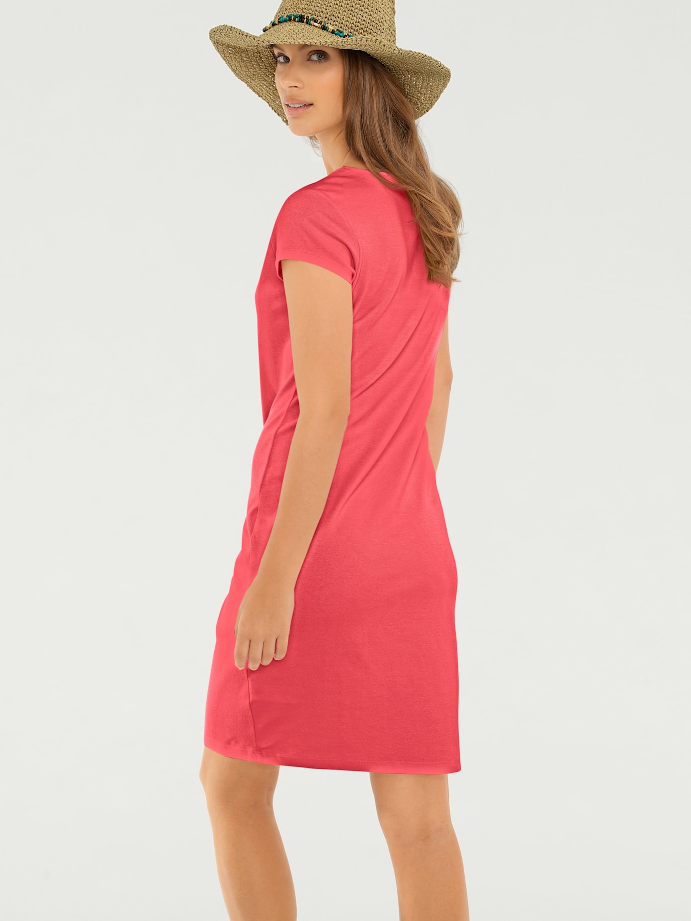 Robe légère basique sobre en qualité estivale