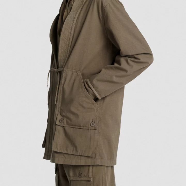 Casaco Kimono Timberland x CLOT Future73 unissex na cor verde escuro.
