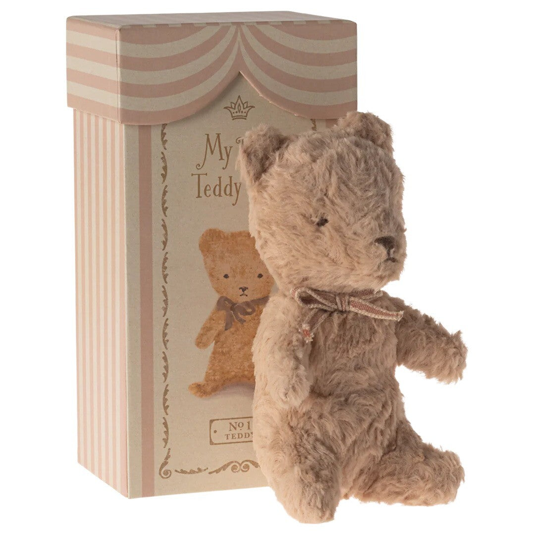 Maileg knuffelbeer my first teddy - powder - 19 cm
