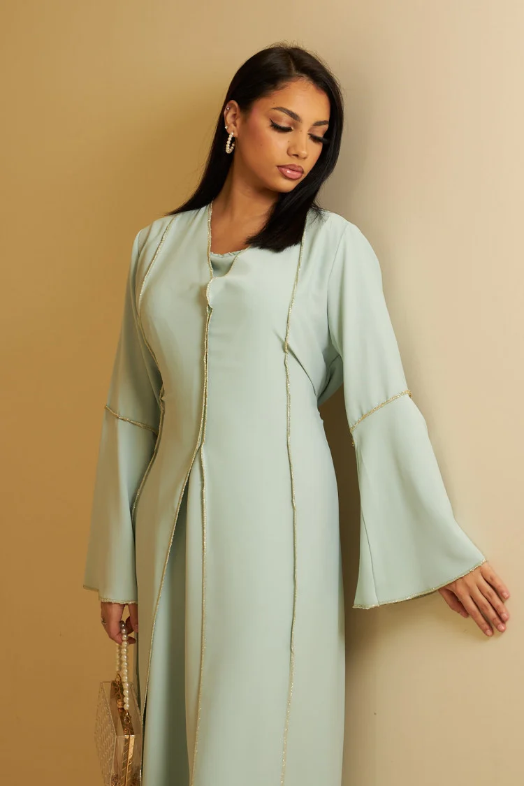 Ensemble 2 pièces abaya + gilet à enfiler bleu clair et doré