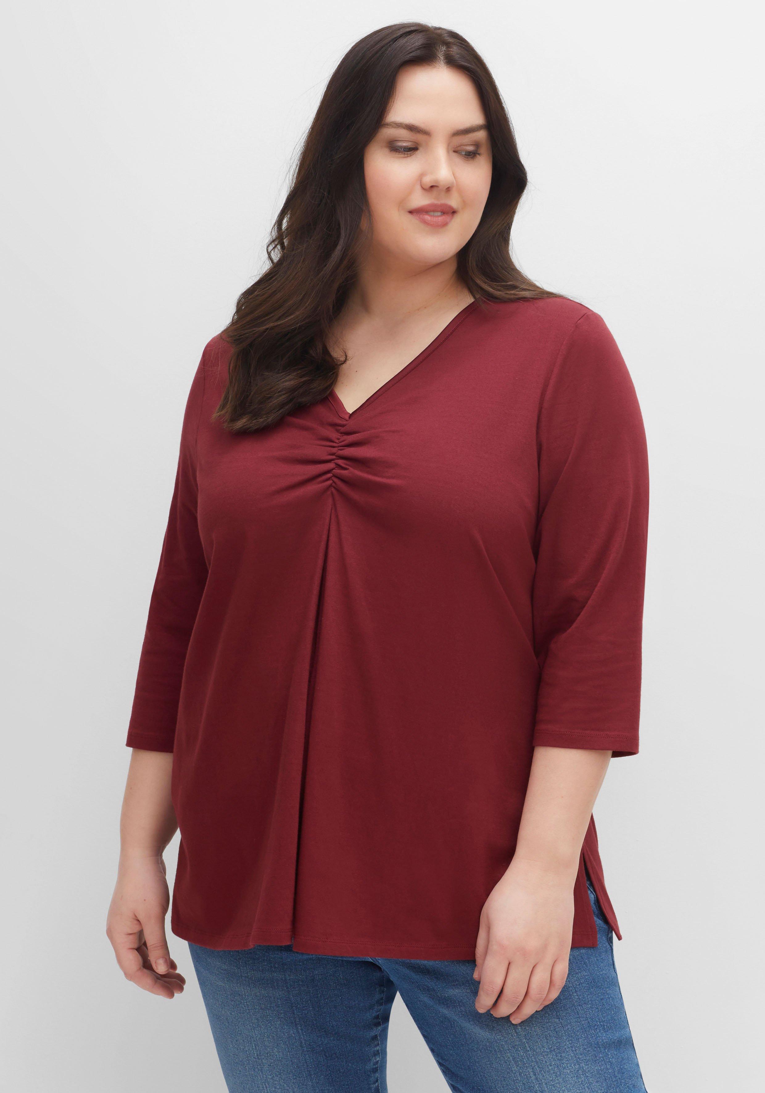 Shirt aus Jersey, mit V-Ausschnitt und Kellerfalte