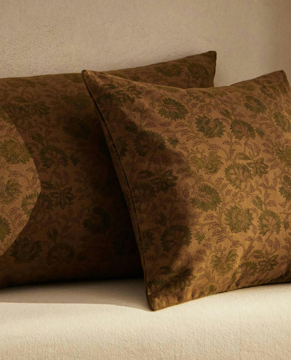 CAPA DE ALMOFADA COM ESTAMPA FLORAL