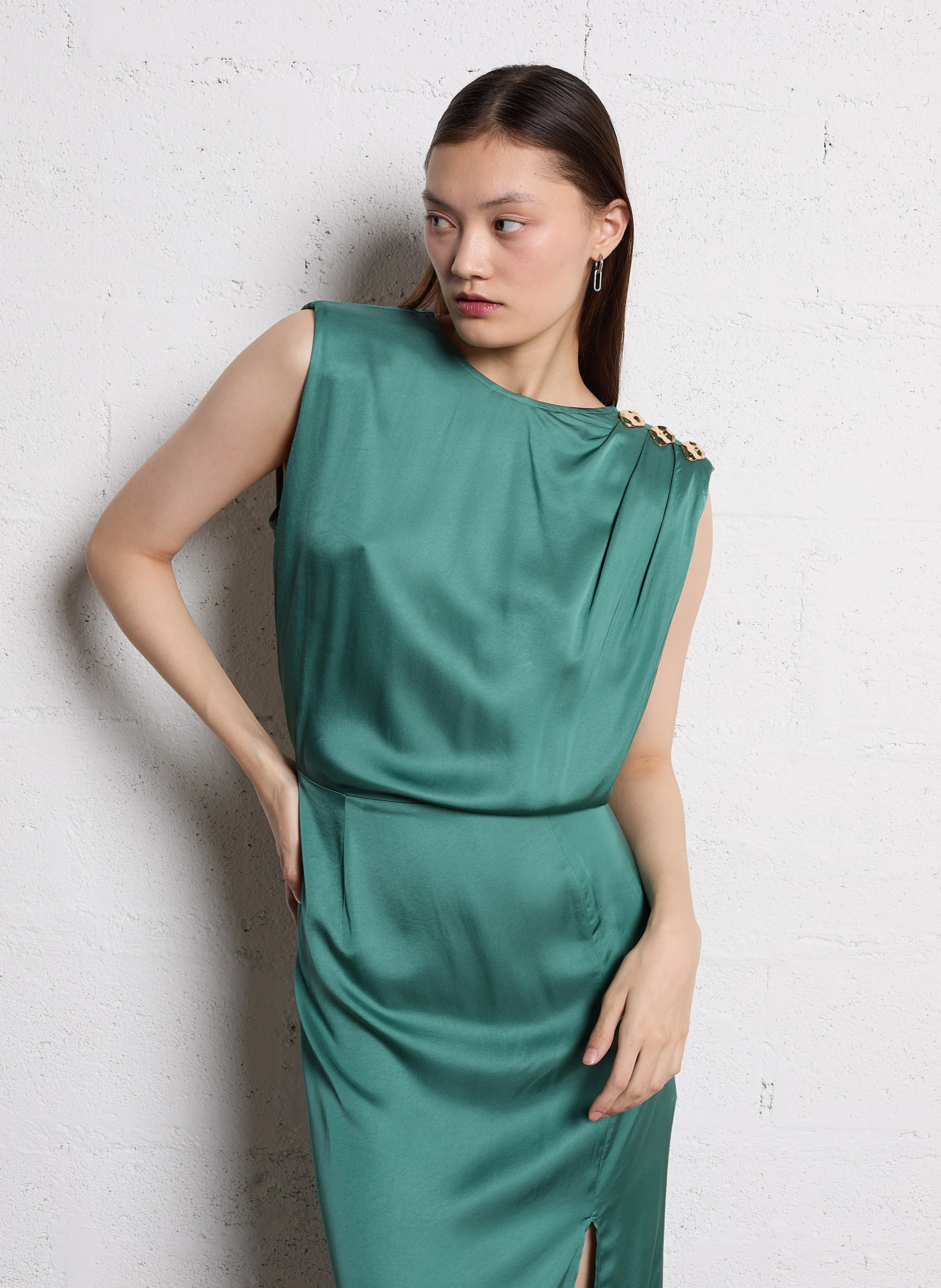 JYNTHIA - Robe longue col rond satinée | Vert