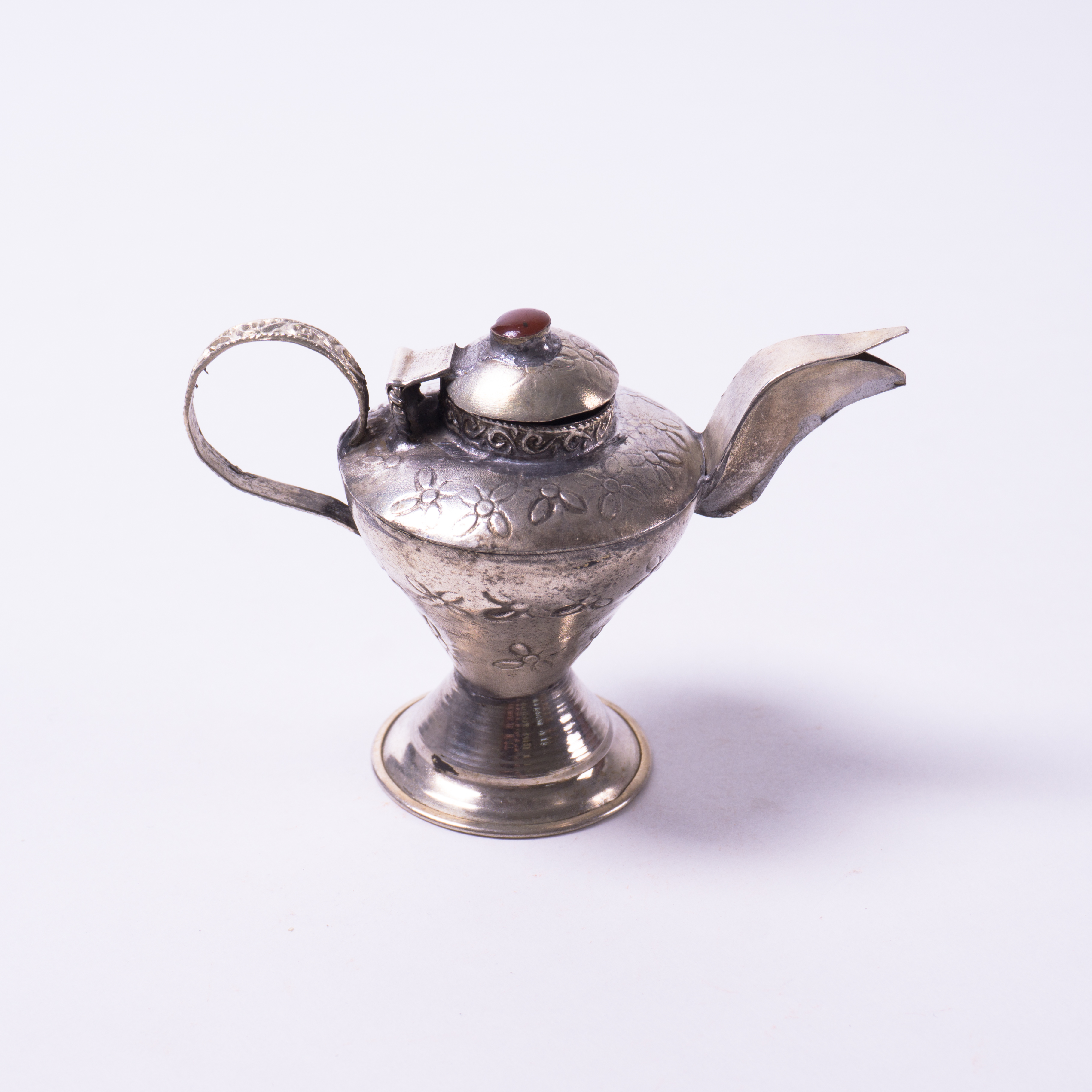 Schmuckkanne 'Misbah', handgefertigt, silber, B 8 cm, H 6 cm von fischer's lagerhaus