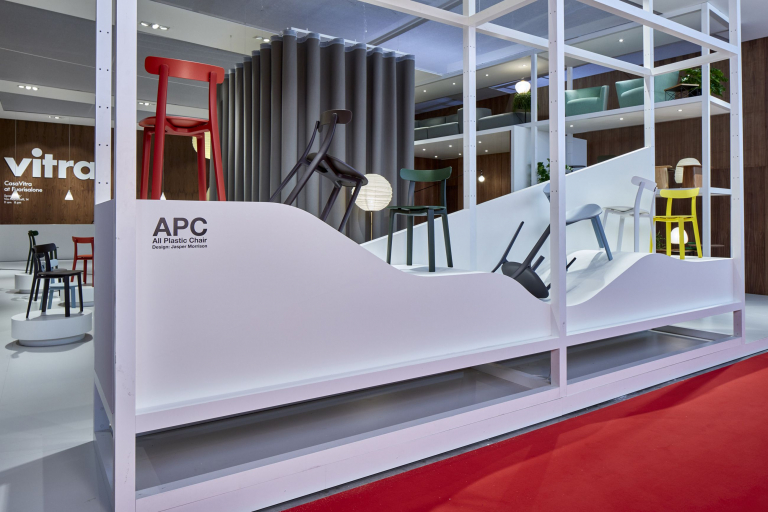 Vitra All Plastic stoel ice grey viltglijder
