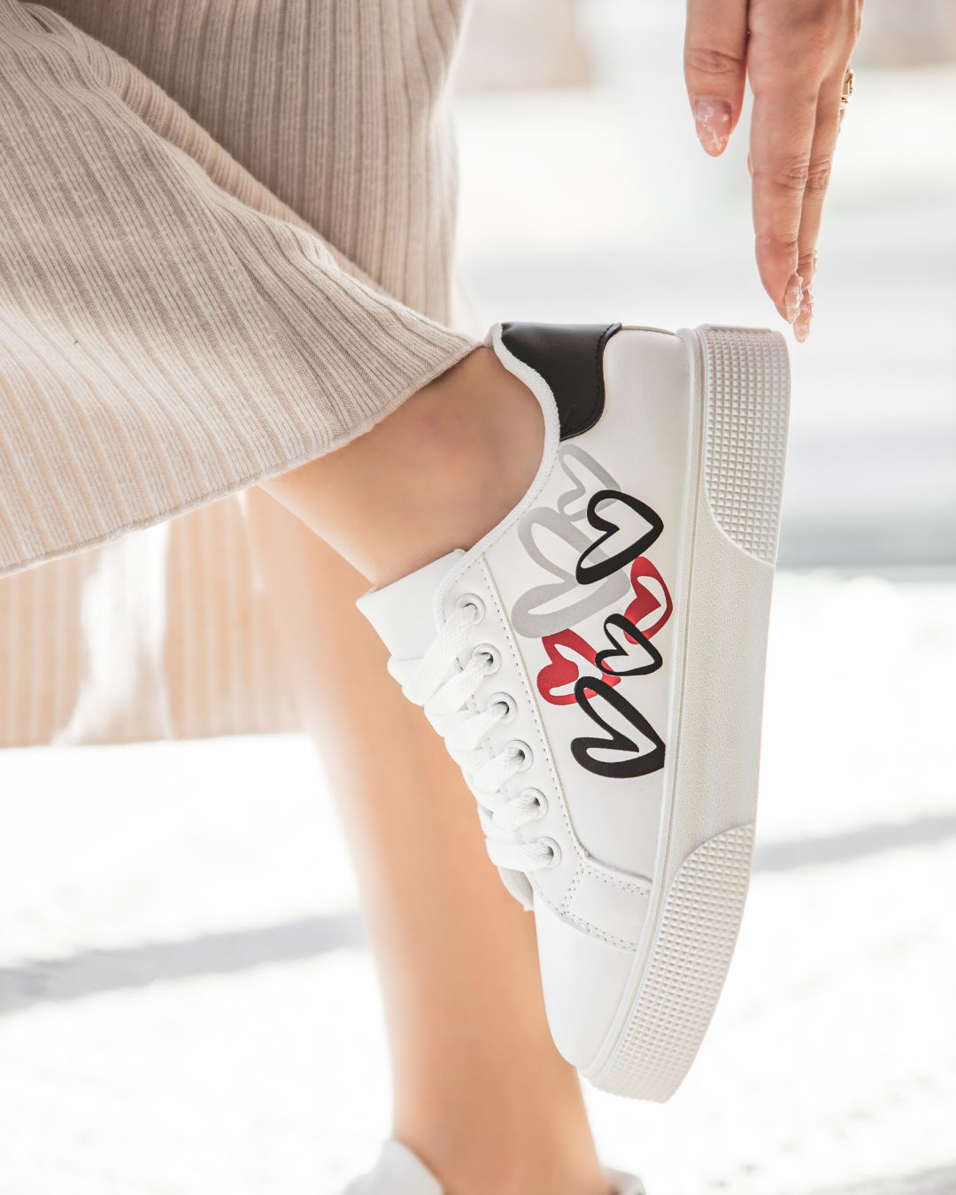 Basket femme blanche cœur à lacets - Gladys
