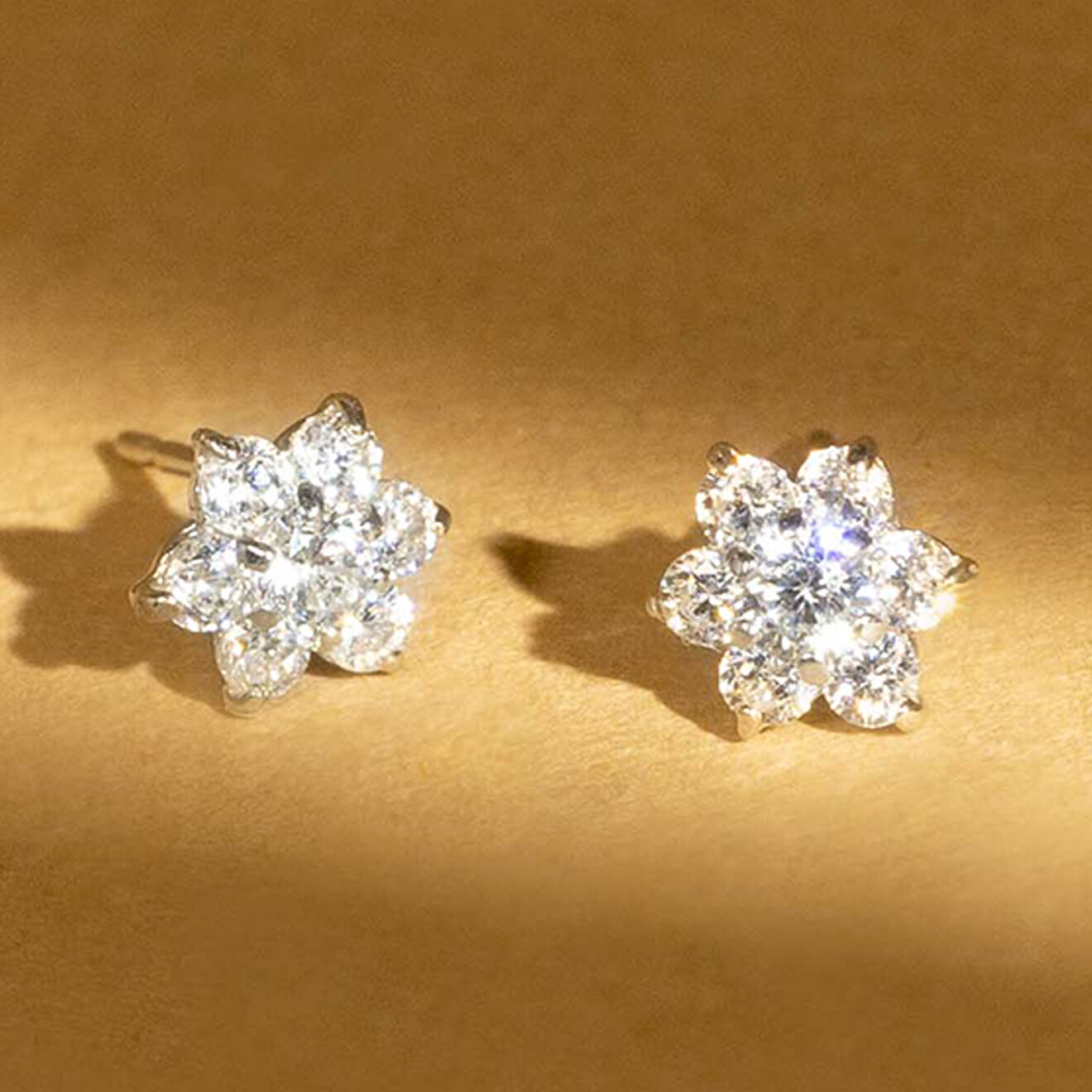 Instant d'Or Boucles d'oreilles Le Messager Blanc or blanc
