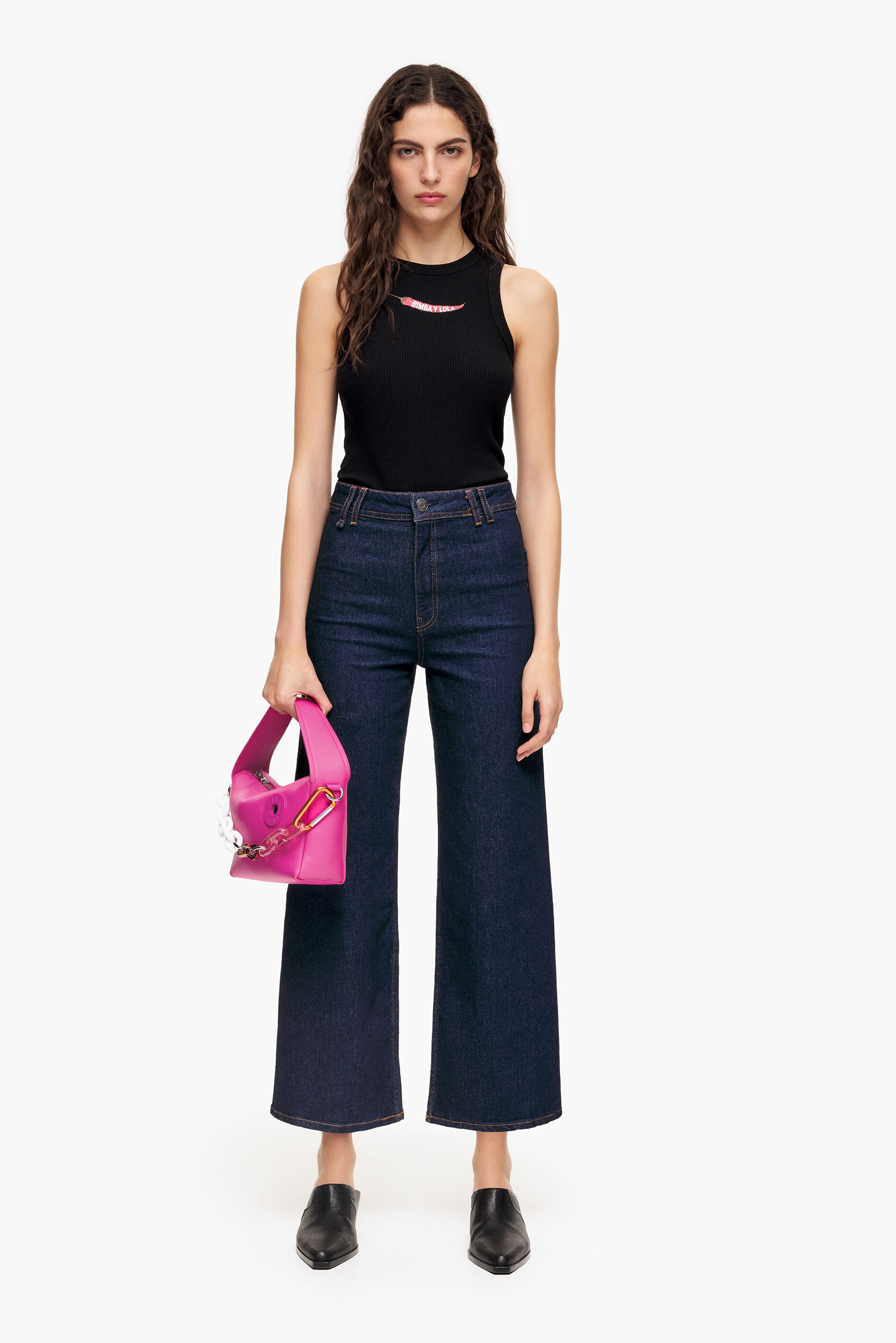 Bolsa hobo pequena em couro fúcsia