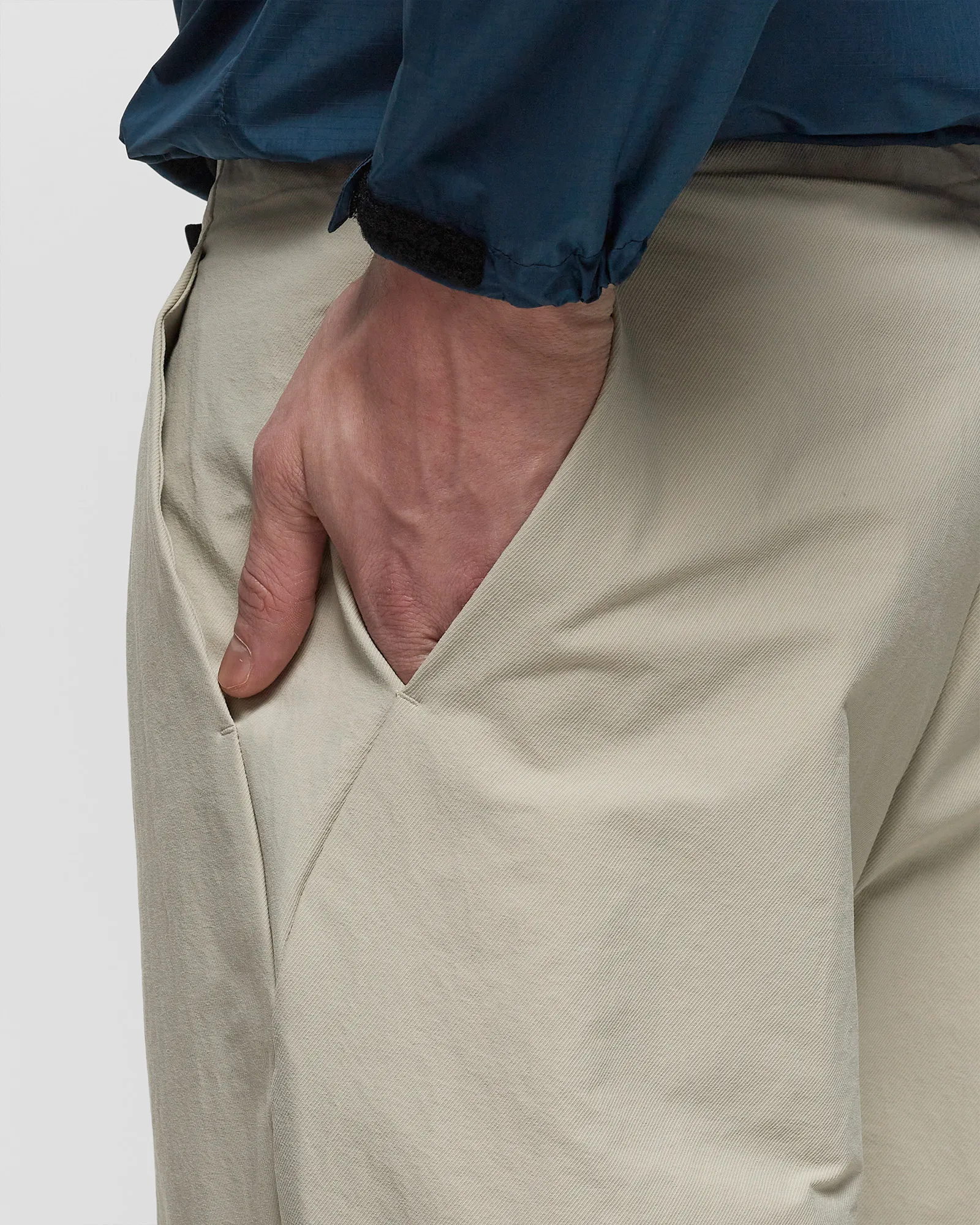 Goldwin One Tuck Tapered Ankle Pants