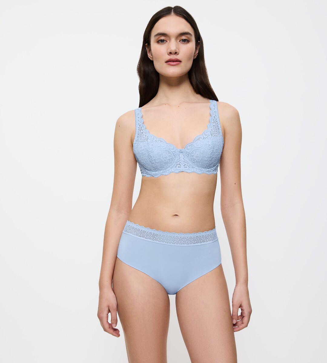 TRIUNFO<br>Sensação de moda em meia-calça