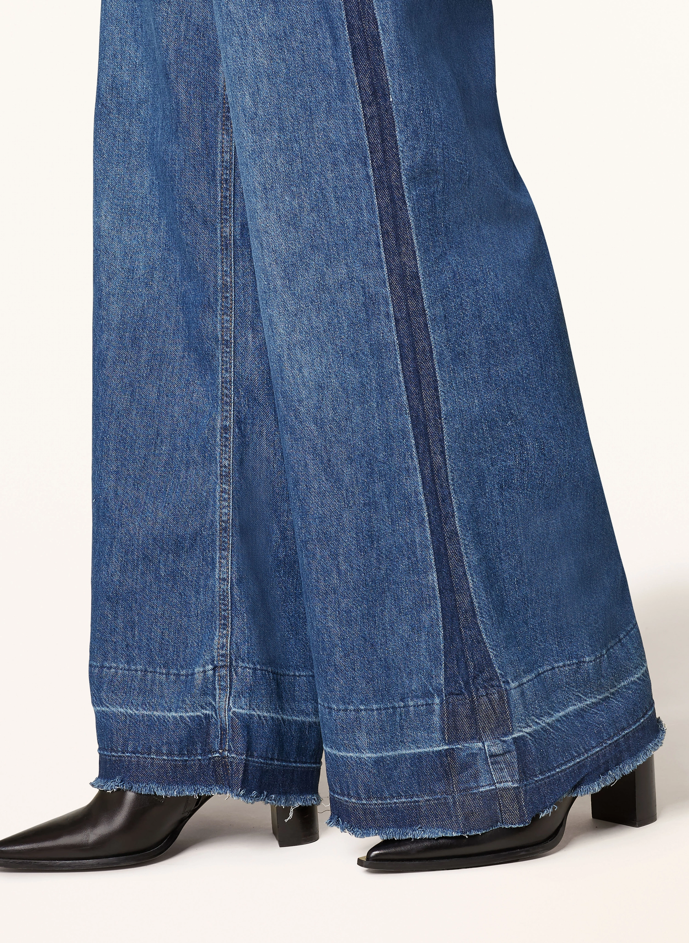 Rich & Royal Flared Jeans