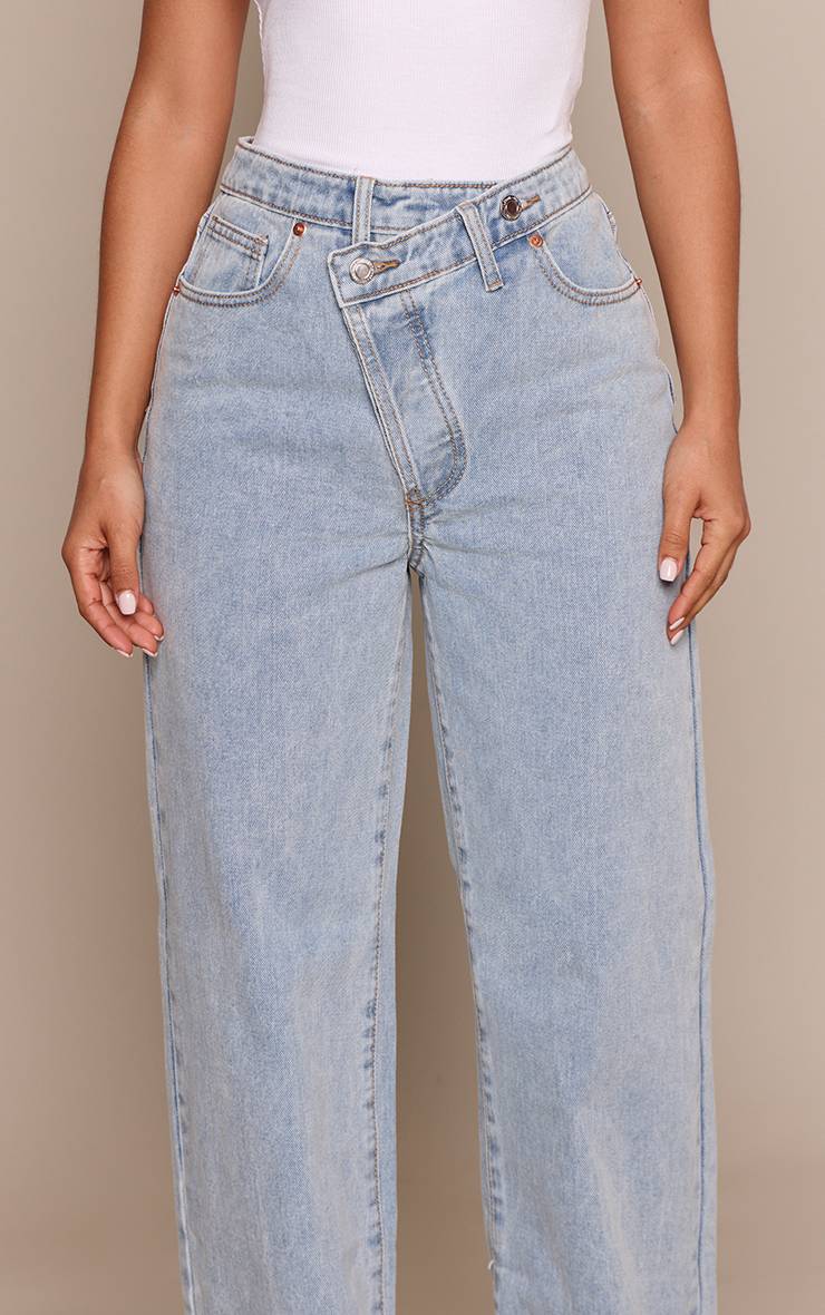 Bleu Clair Jean Petite Taille En Denim Bleu Clair À Taille Asymétrique Et Coupe Droite