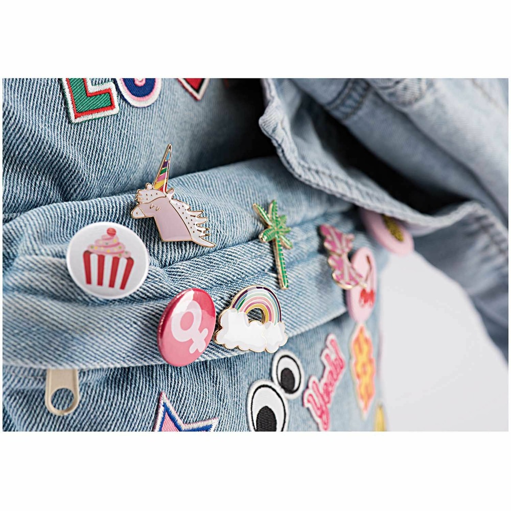 Pin's - arc-en-ciel et nuage - 30 x 21 mm