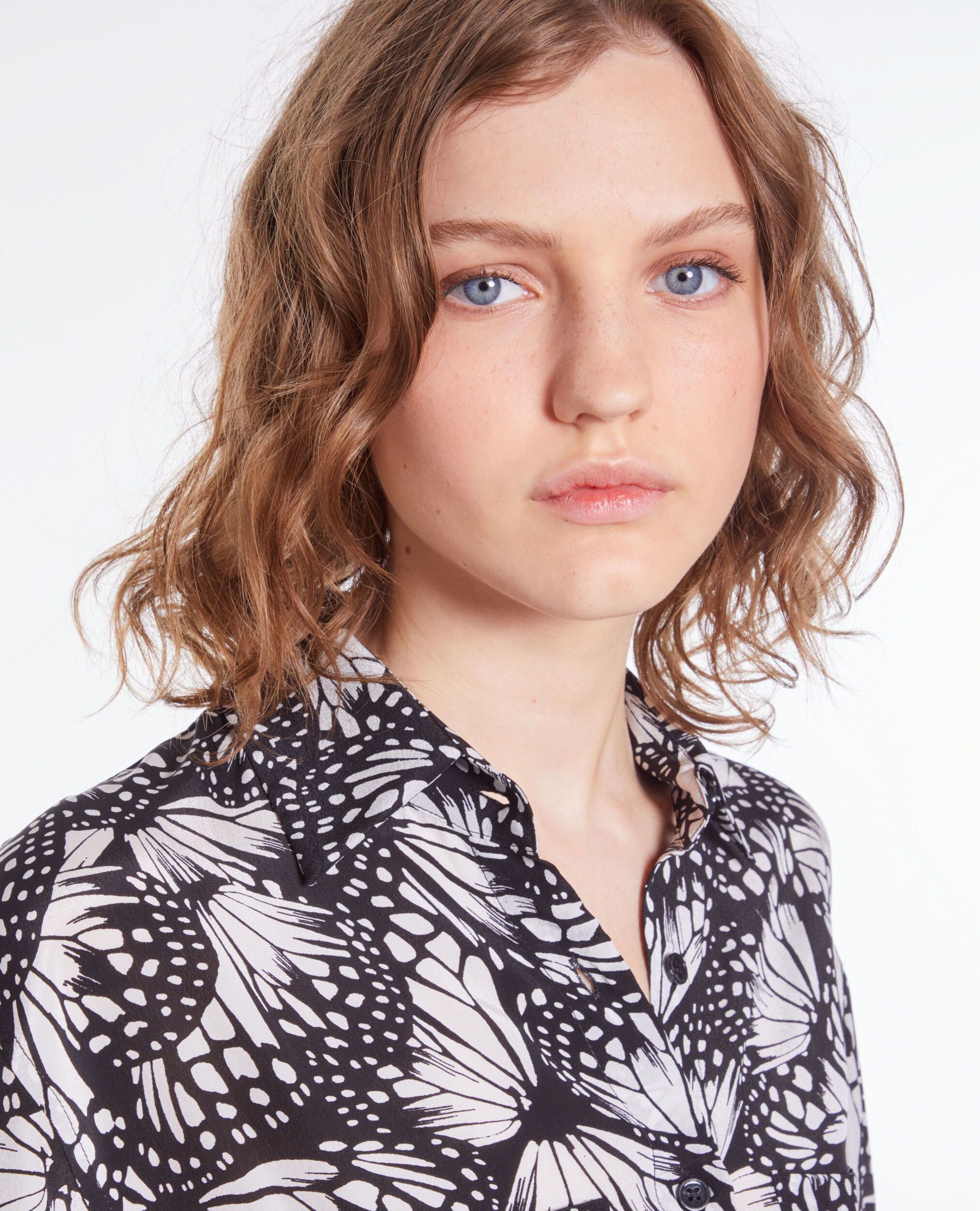 Robe courte plissée imprimée