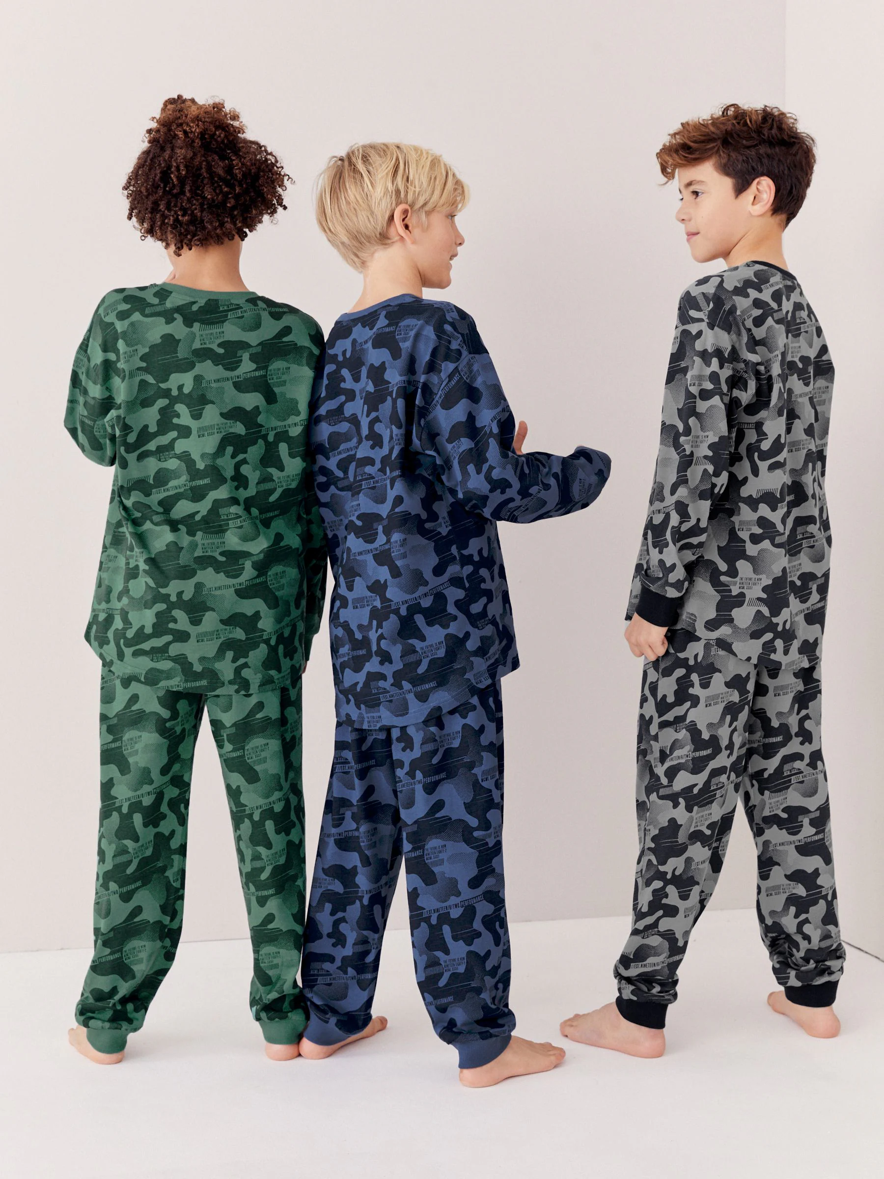Grijs/blauw/groen camouflage - Verpakking van 3 pyjama's met lange mouwen (3-16 jr)