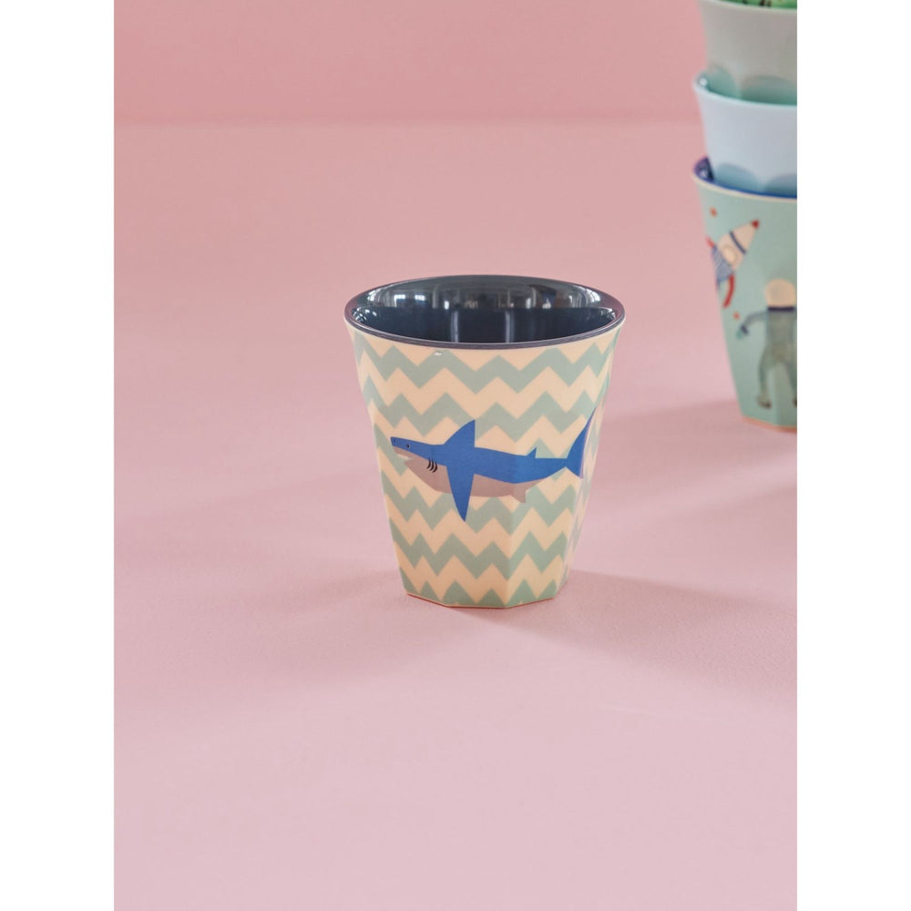 Køb Rice Melamin Kop Med Shark Print - Medium - 250 Ml