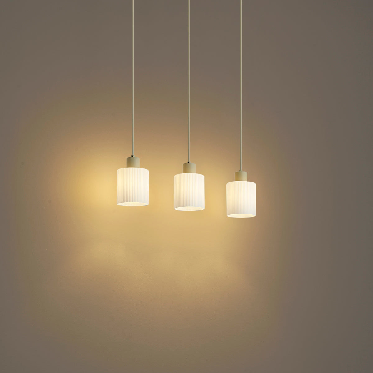QAZQA Scandinavische hanglamp beige met wit glas 3-lichts - Wisp