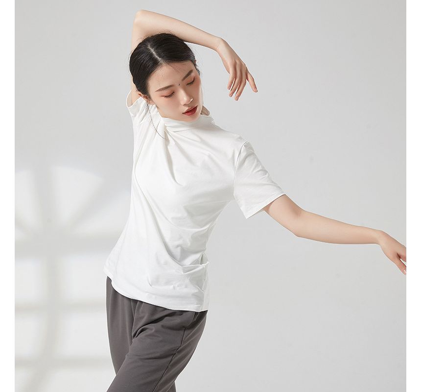 Cossita - Effen T-shirt met korte mouwen en mockneck