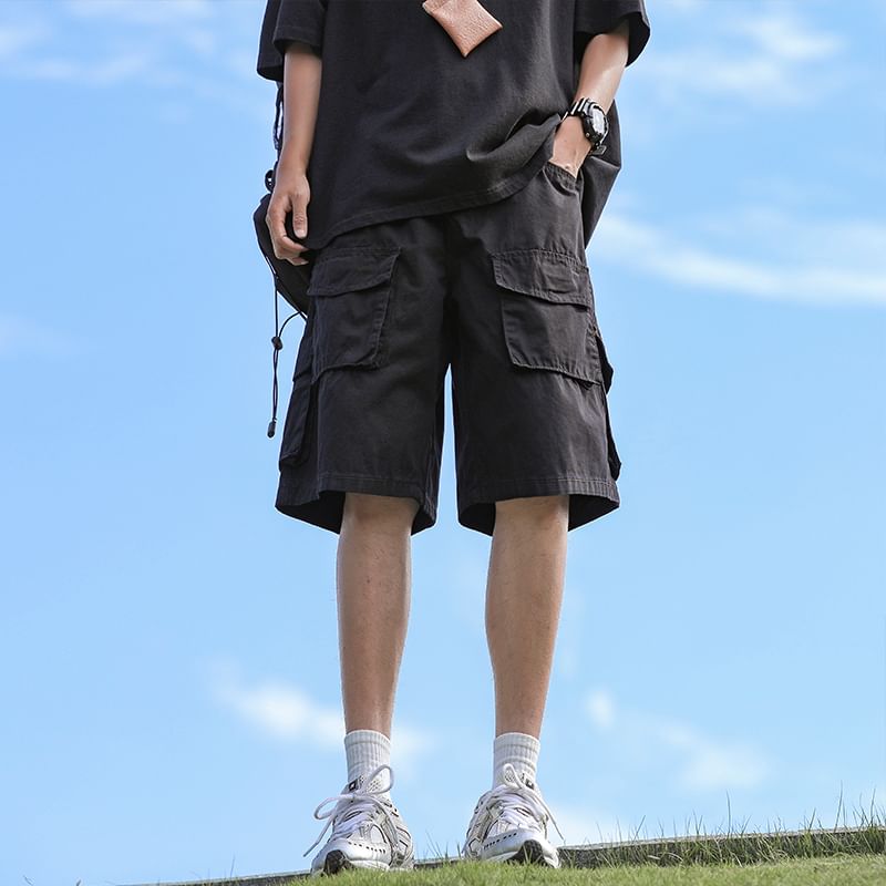 Fushet - Mid Rise Plain Cargo Shorts
