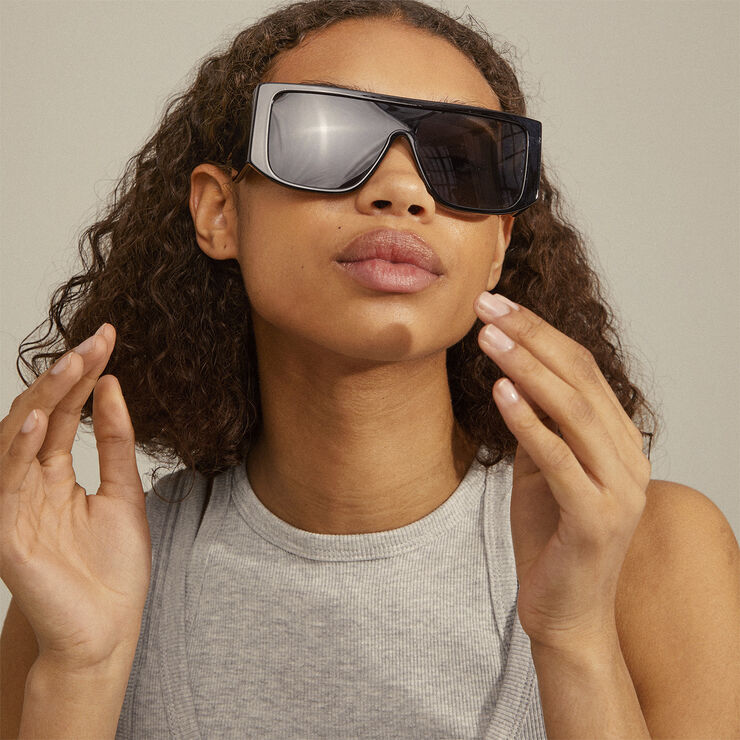 Pilgrim JOHARI recycled sunglasses black Sort