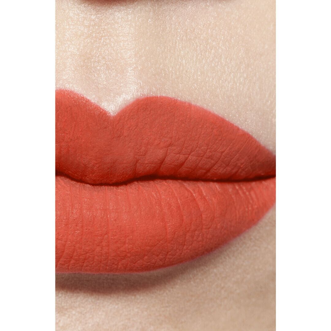 CHANEL ROUGE ALLURE LIQUID VELVET BATOM LÍQUIDO MATE INTENSO DE LONGA DURAÇÃO