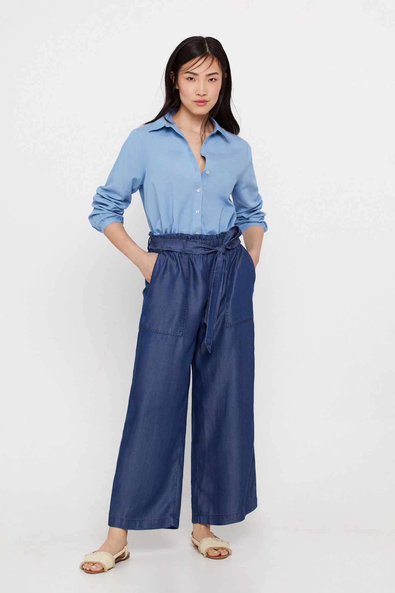 Calça palazzo cargo em Tencel - Azul