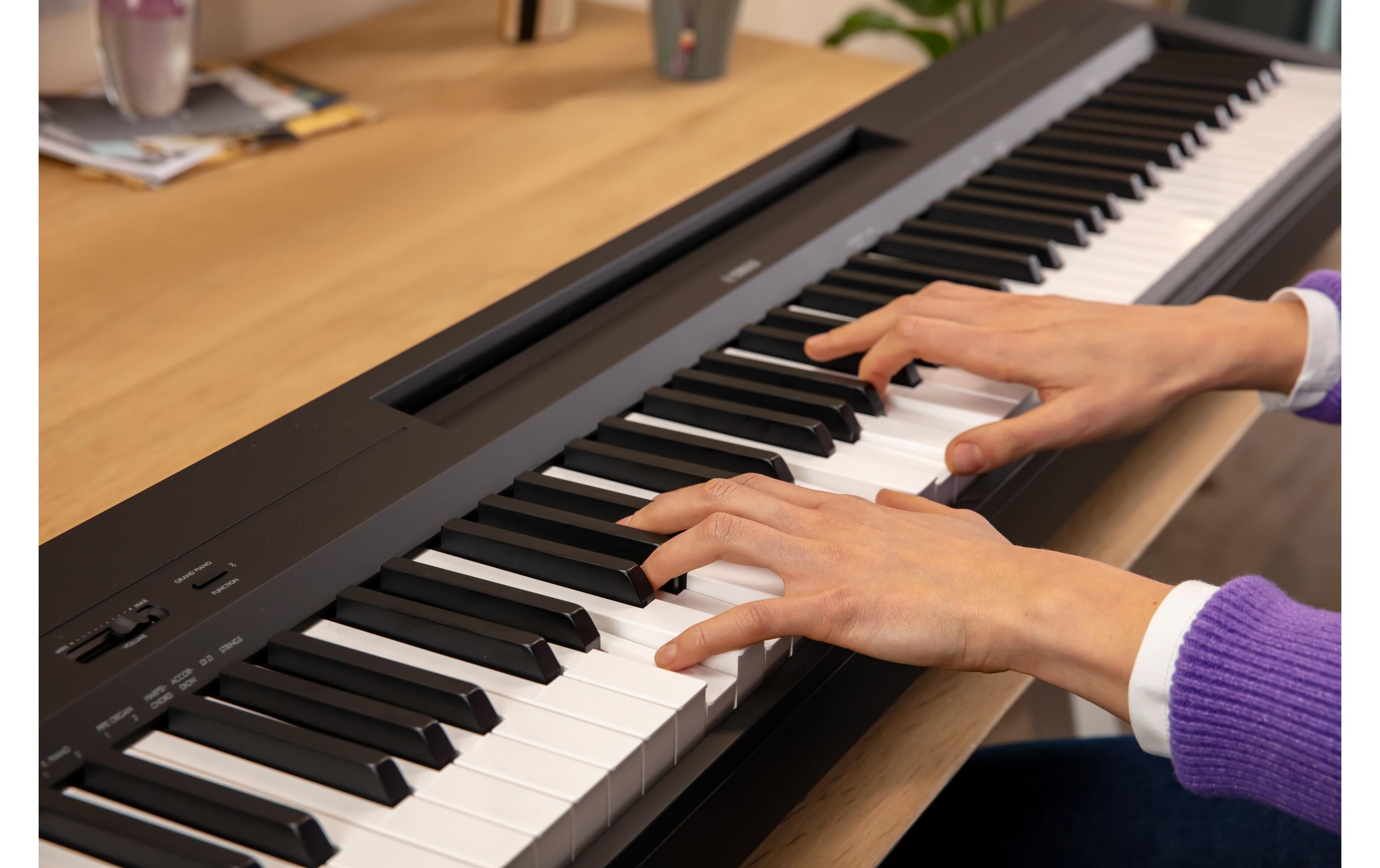 E-Piano P-145BT<br>Portables Piano mit 88 Tasten und Bluetooth