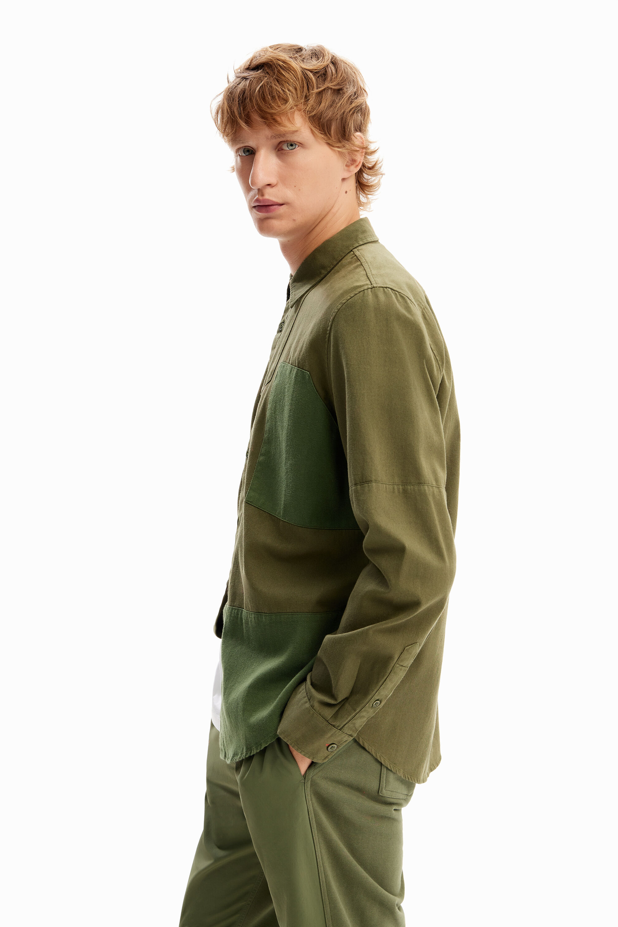 Camisa de sarja com apliques