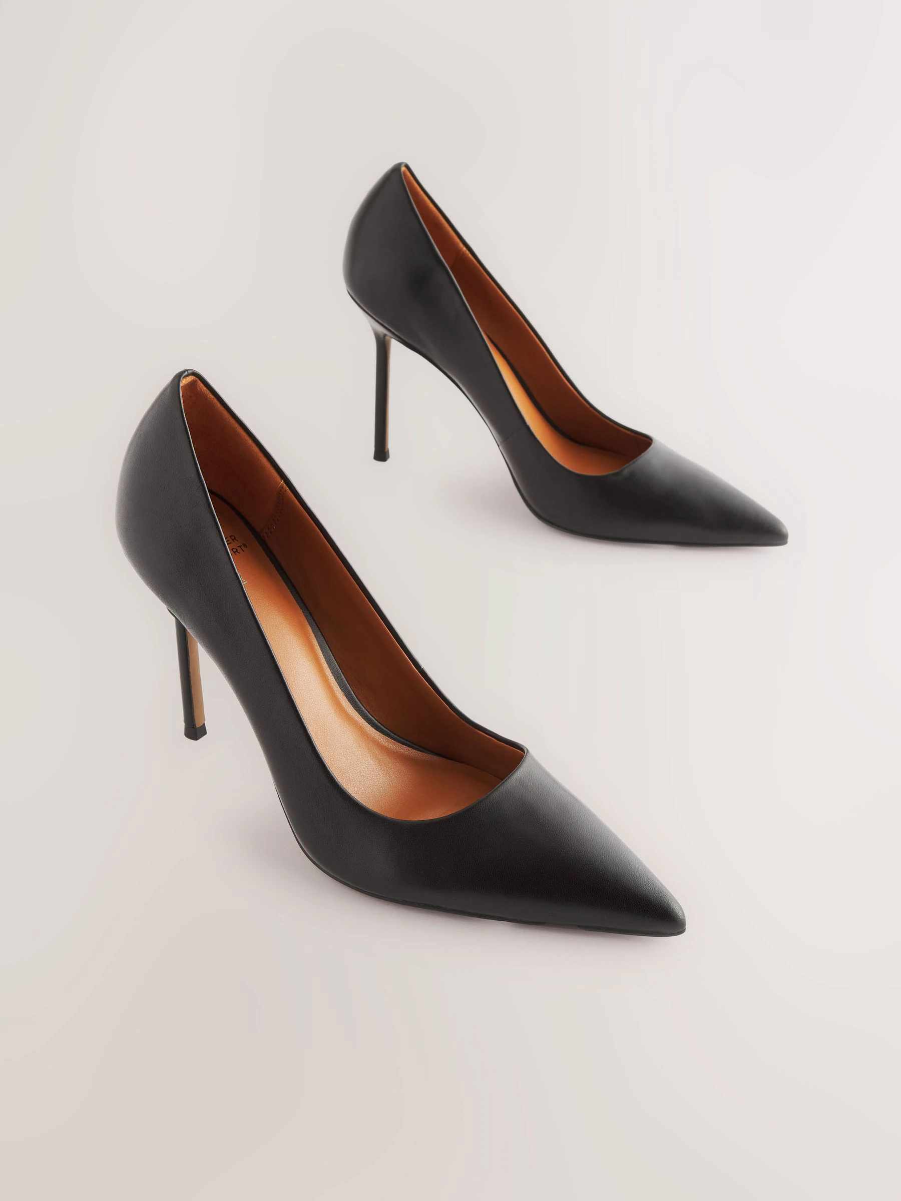Zwart - Leren spitse pumps