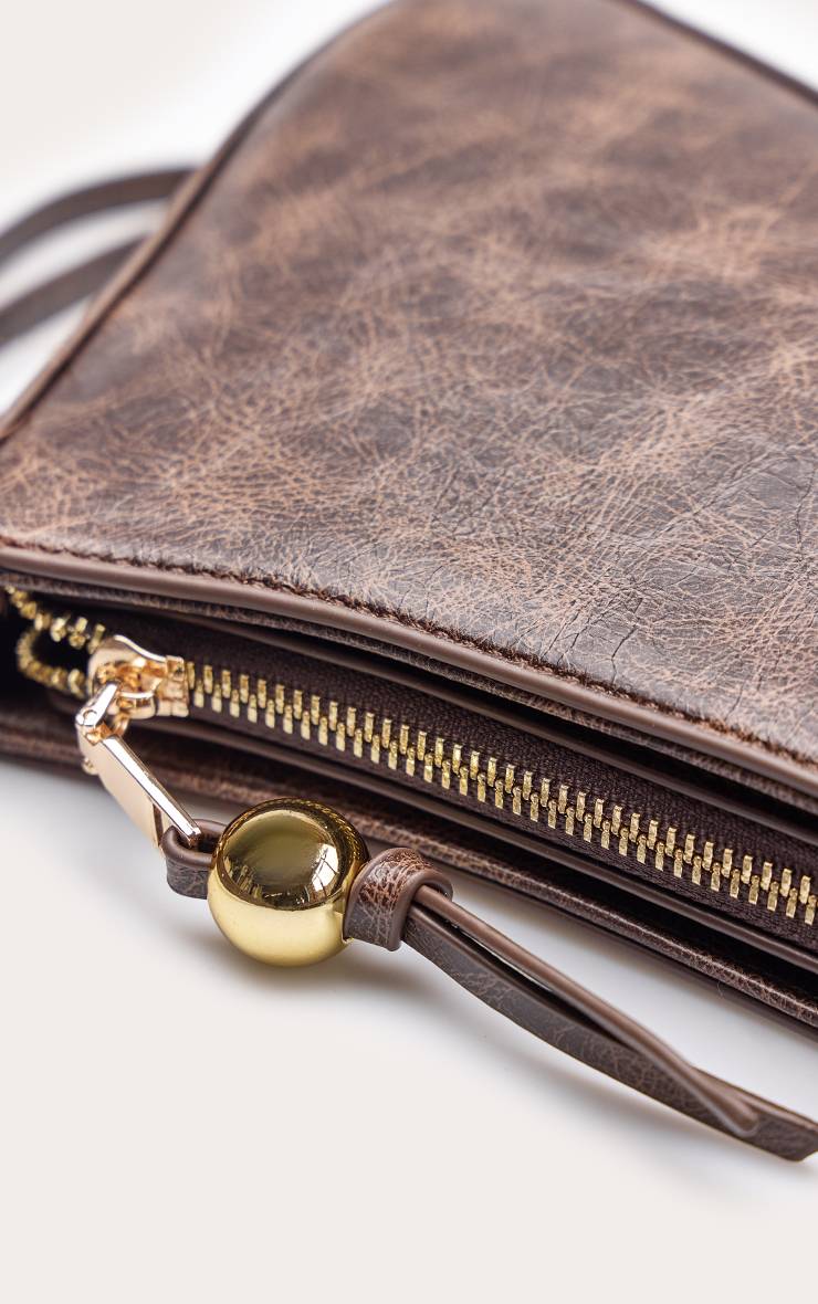 Chocolat Sac À Bandoulière Incurvé En Synthétiquecuir Brun Vieilli Avec Détails Perlés