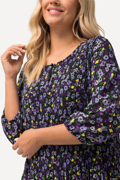 Plissee-Minikleid, Blüten, Rundhals, 3/4-Arm