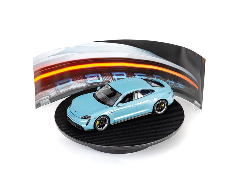 Franzis Adventskalender Porsche Taycan 1:24, Deutsch/Englis Auto Modellbausatz Adventskalender