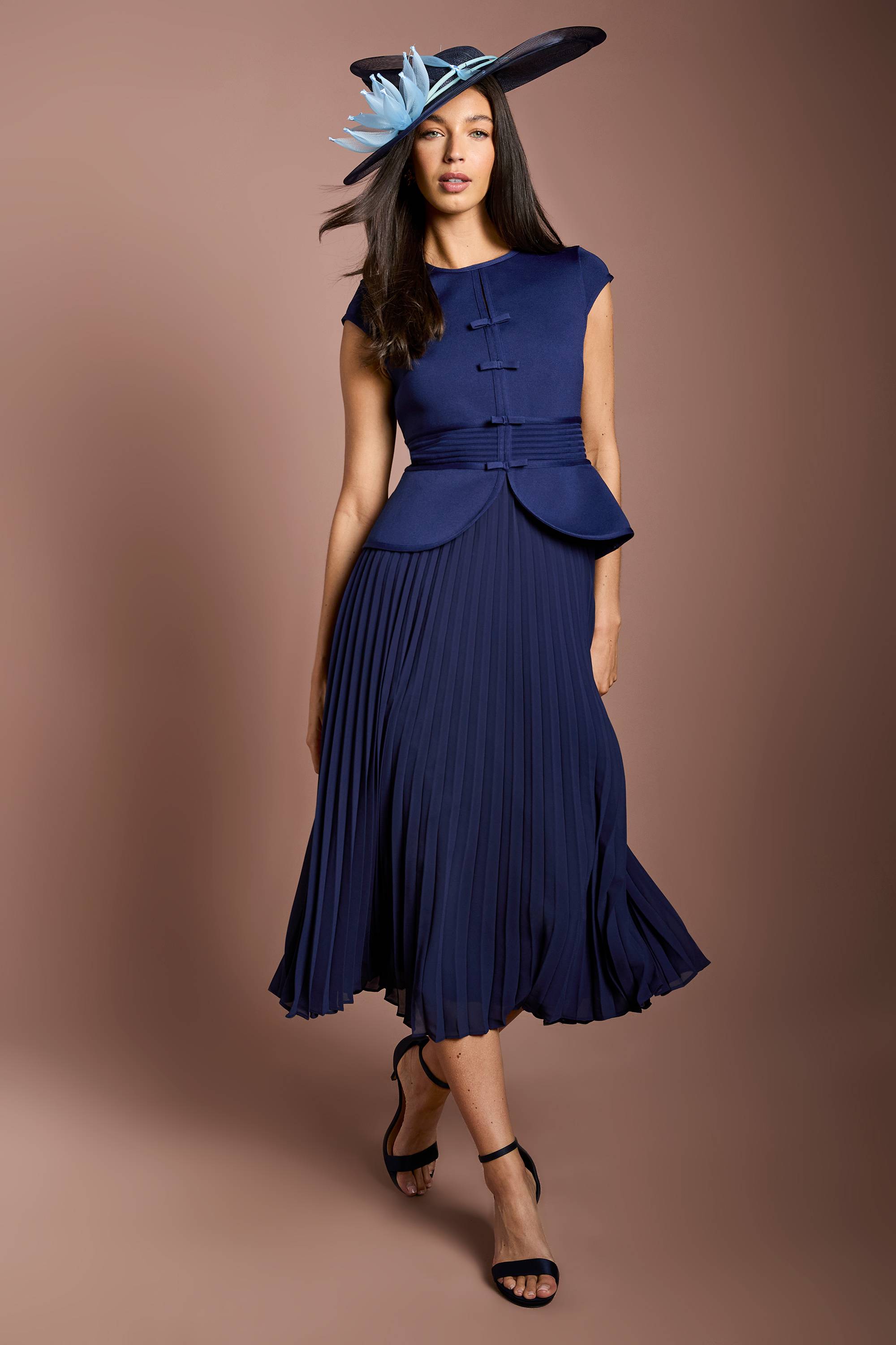 Coast Robe Midi Lisa Tan À Corsage Bandage Jupe Plissée Et Détail Nœud