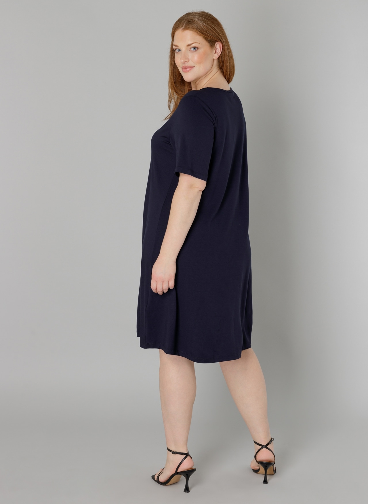 Base Level Curvy Shirtkleid »Abernathy« Sommerkleid In leicht ausgestellter Form