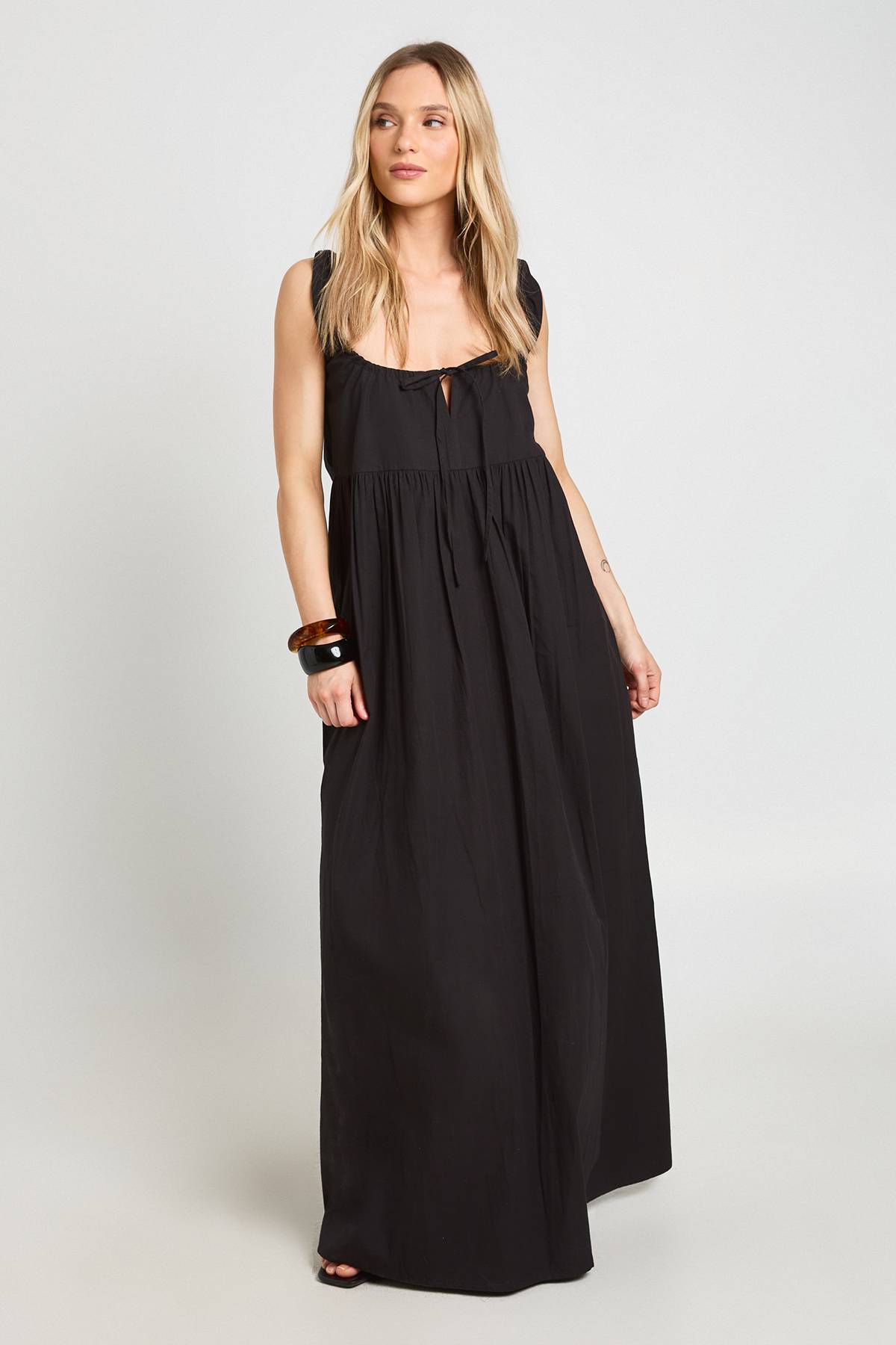 boohoo Robe Longue Smock Petite Avec Détail Nœud Devant
