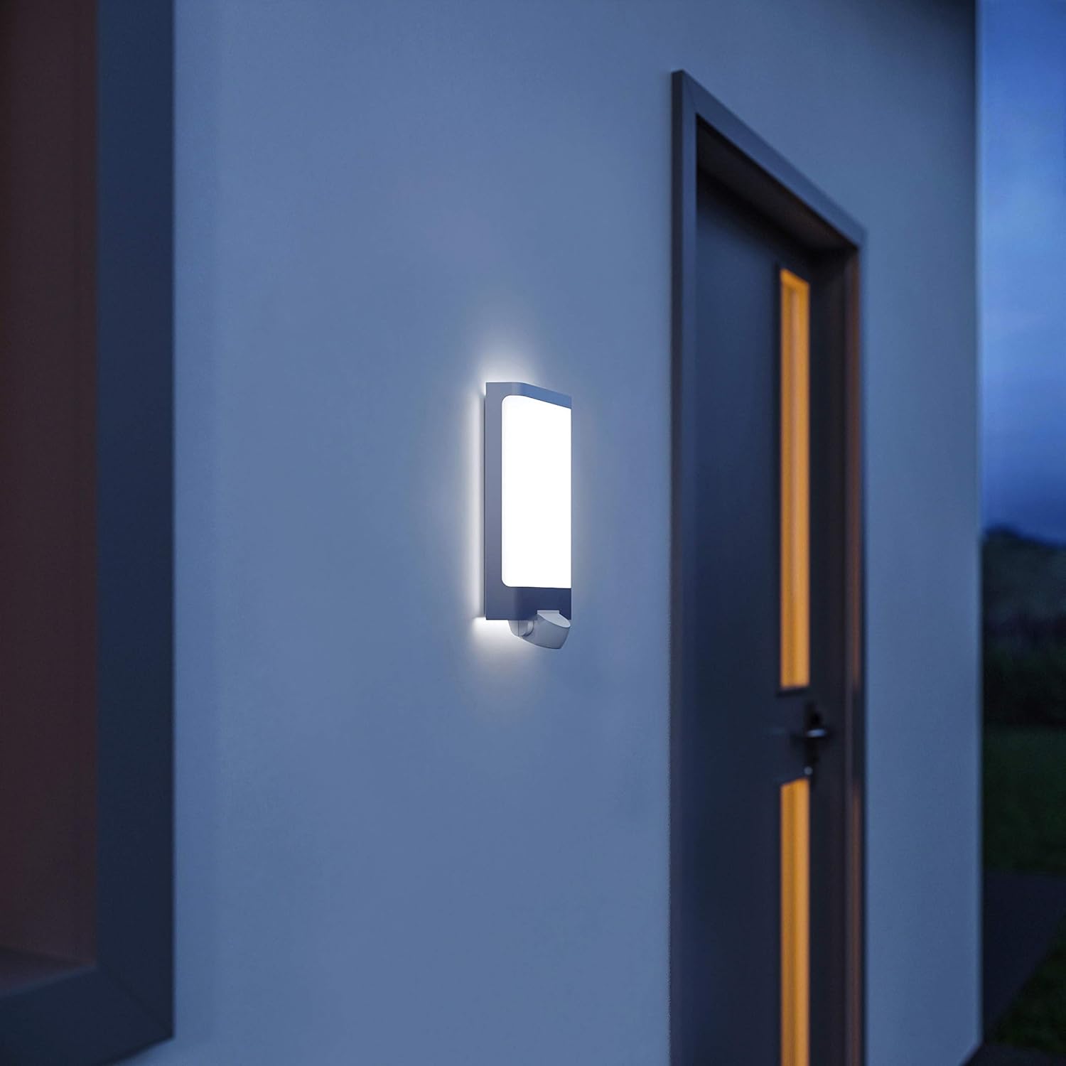 Steinel LED Außenleuchte L 240 S Edelstahl, 9.3 W LED Wandlampe, warm-weiß, 180° Bewegungsmelder, 10 m Reichweite, 8.1 x 16.5 x 30.5 cm