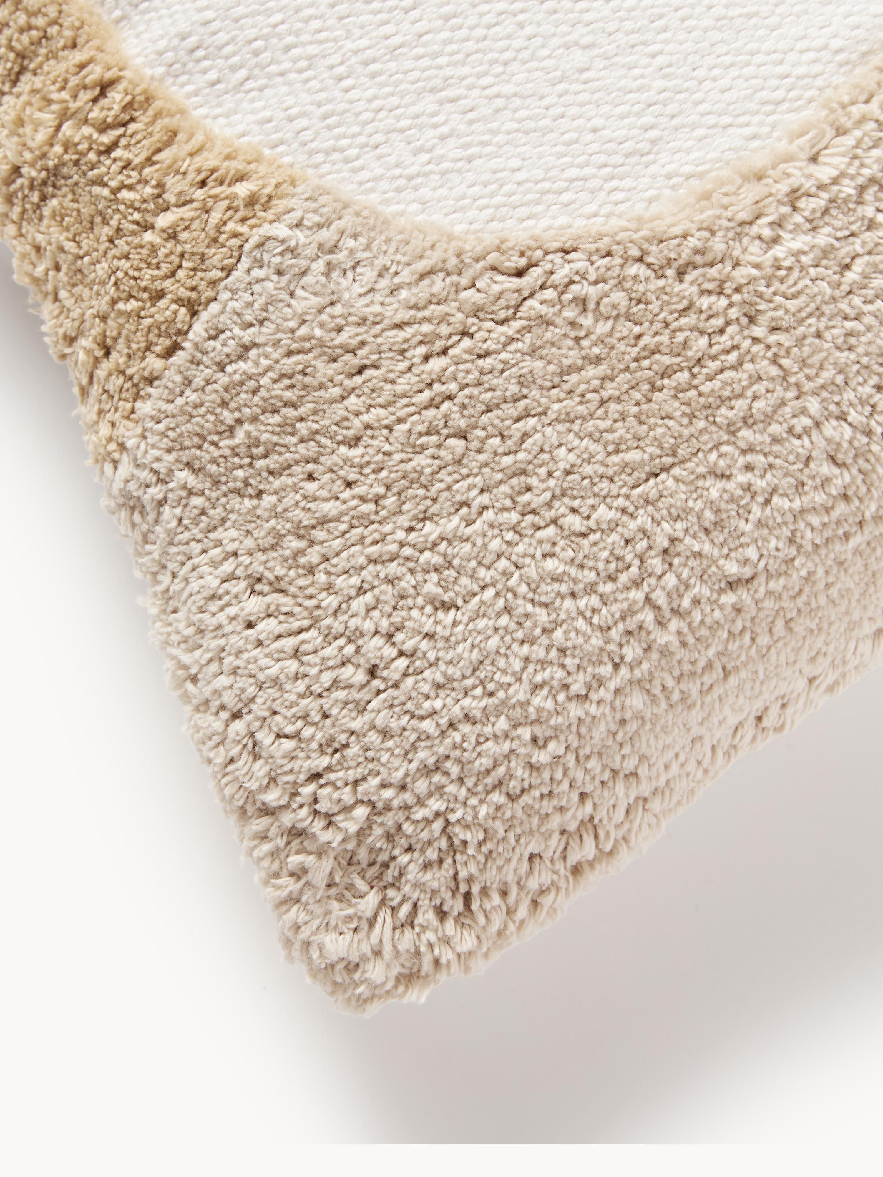 Handgetufte kussenhoes Malu met decoraties