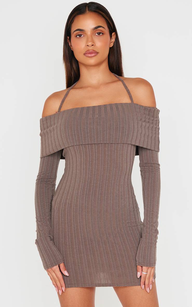 Robe Moulante Côtelée À Col Bardot Avec Détail Rabattu