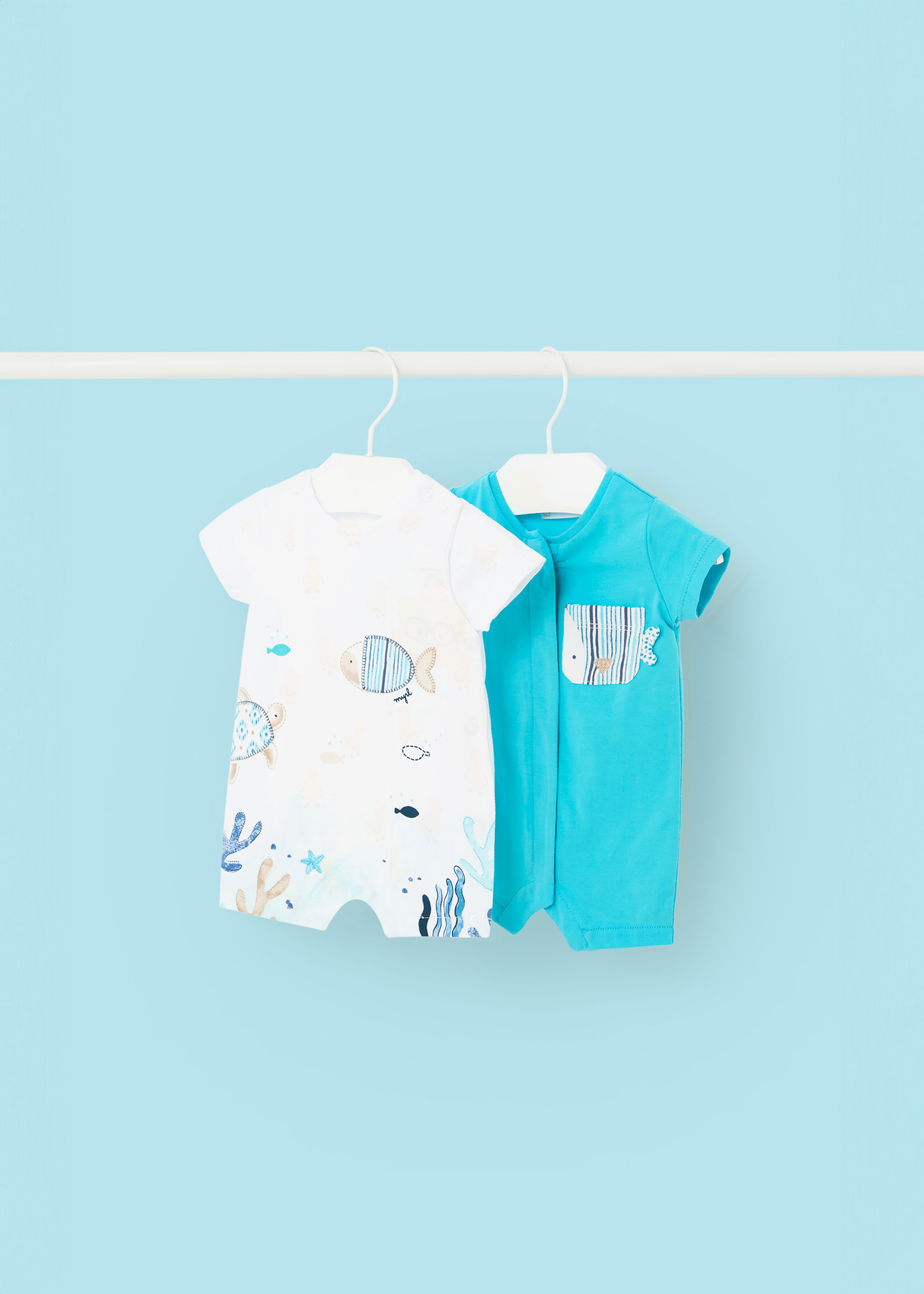 Conjunto de 2 macacões Better Cotton para recém-nascidos, cor milho.