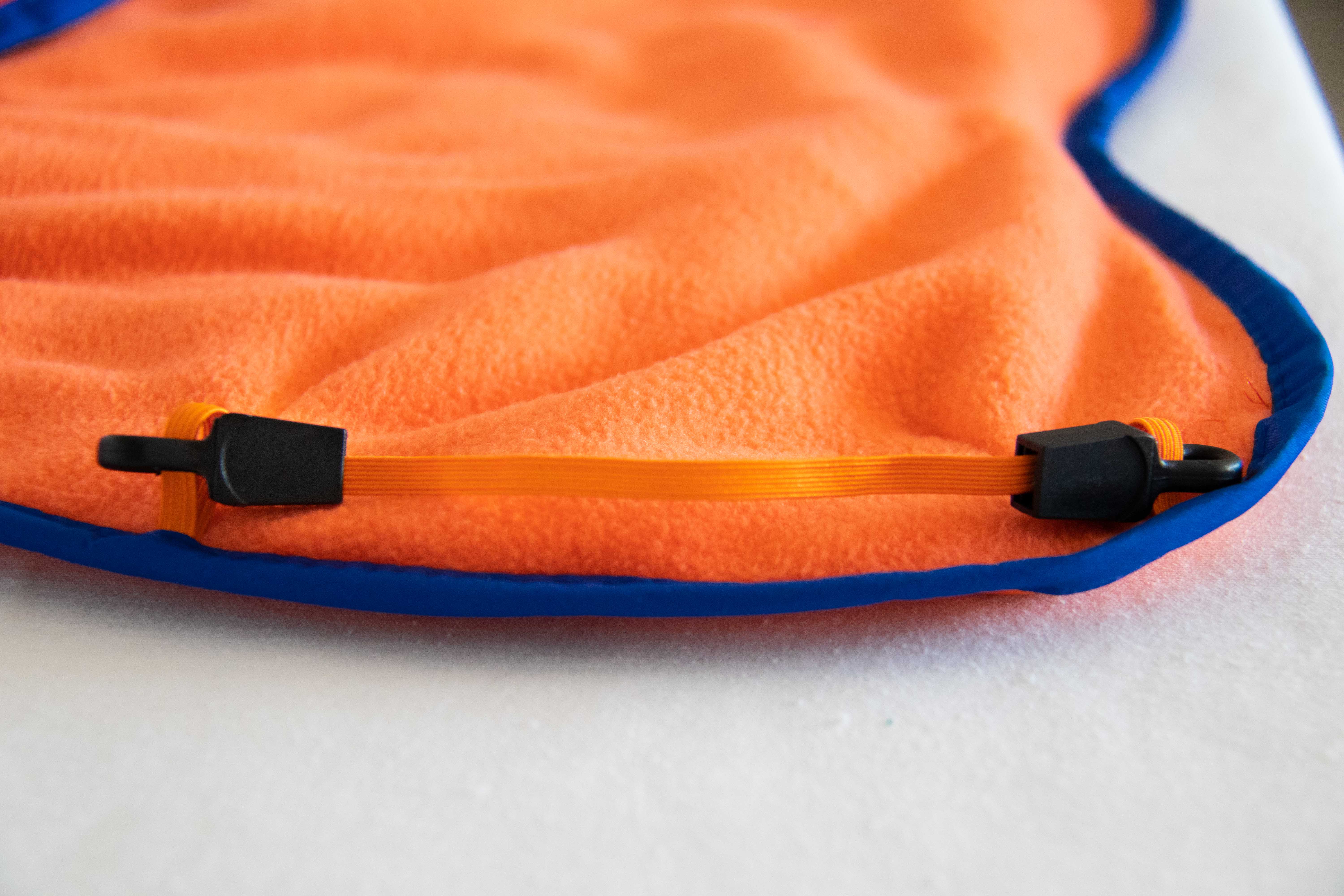 Casaco laranja Benetton tamanho 25cm