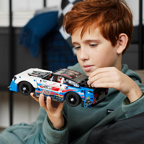 LEGO® Technic NASCAR® Next Gen Chevrolet Camaro ZL1 42153