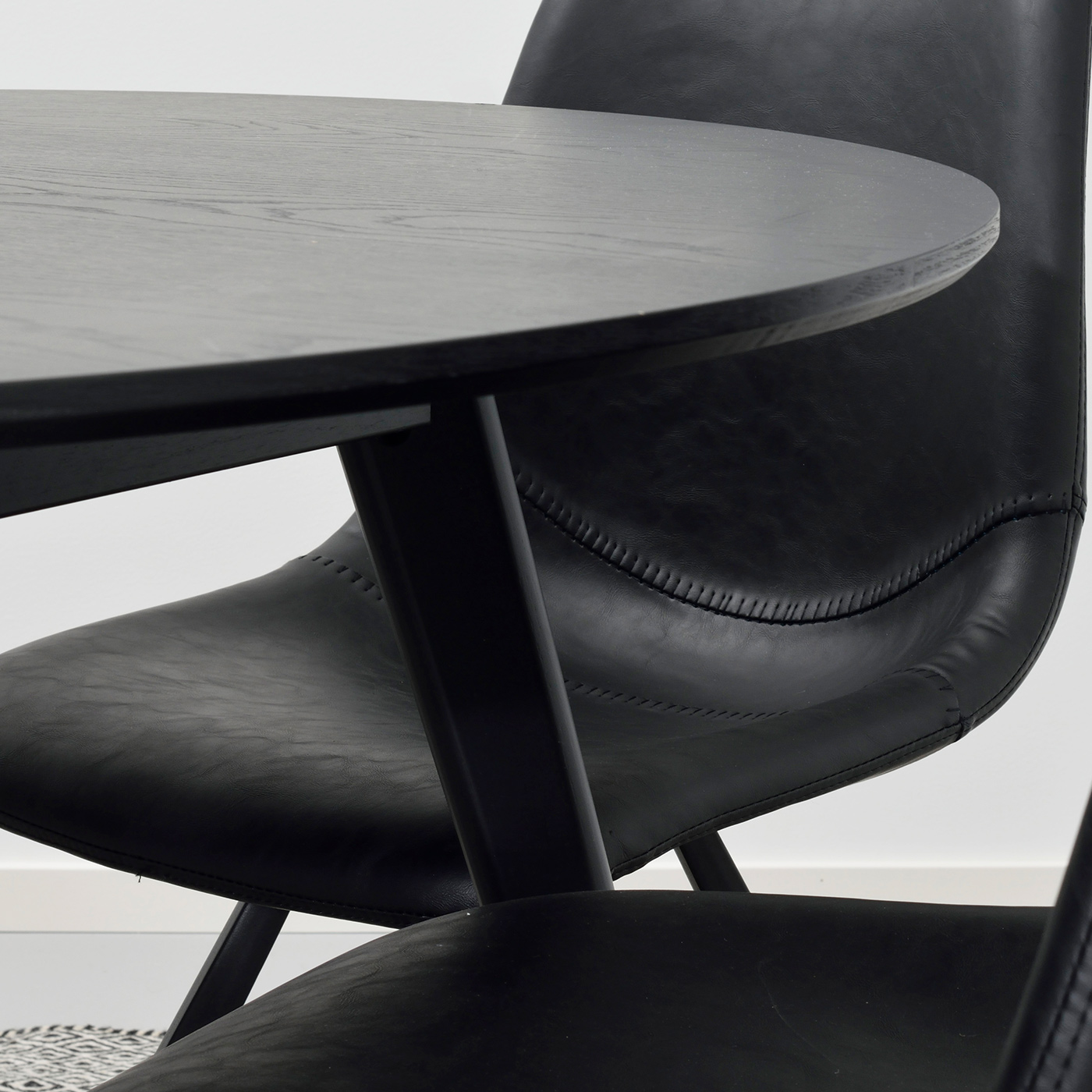 Eettafel Yumi Ø115 cm Zwart