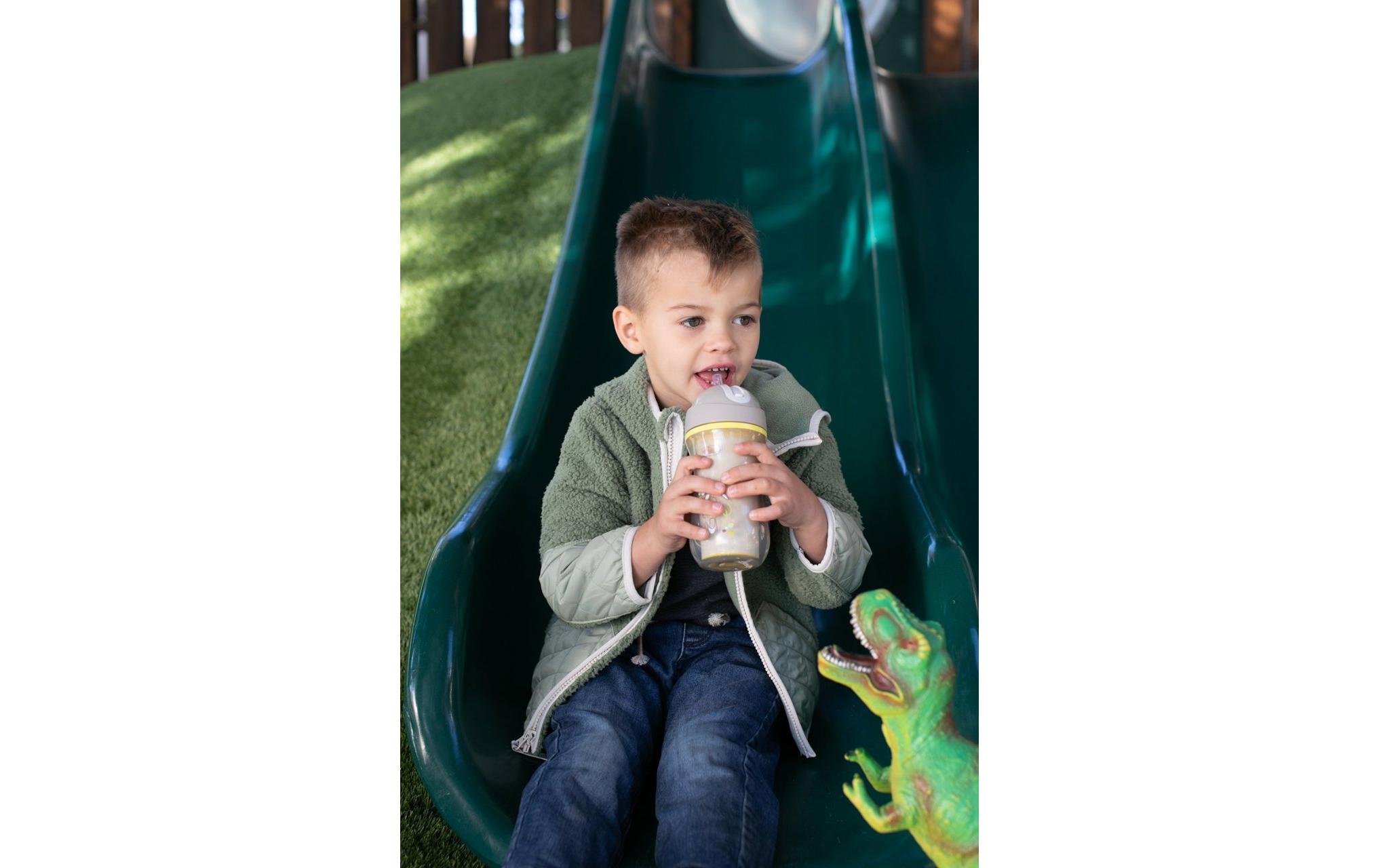 Kindertrinkbecher Sport Cup Grau, 14m+Babytrinkflasche