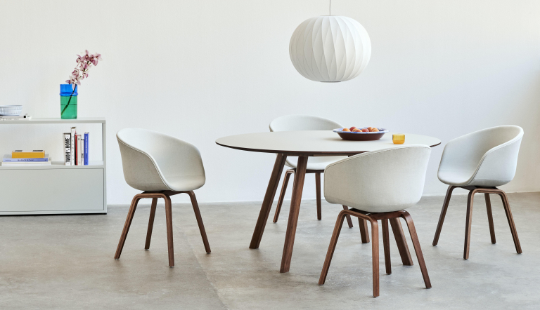 Hay About a Chair AAC23 stoel met walnoot ond. olavi 15 beige